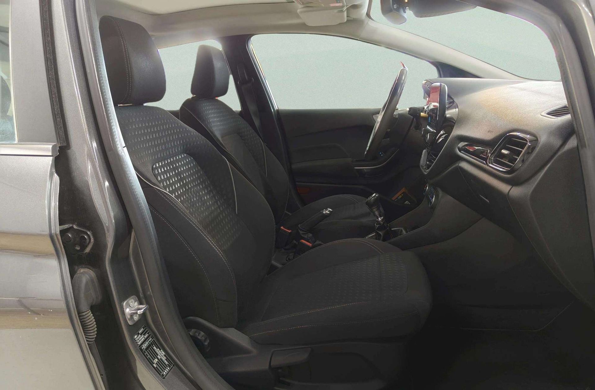 Ford Fiesta 1.0 EcoBoost Titanium - foto 18
