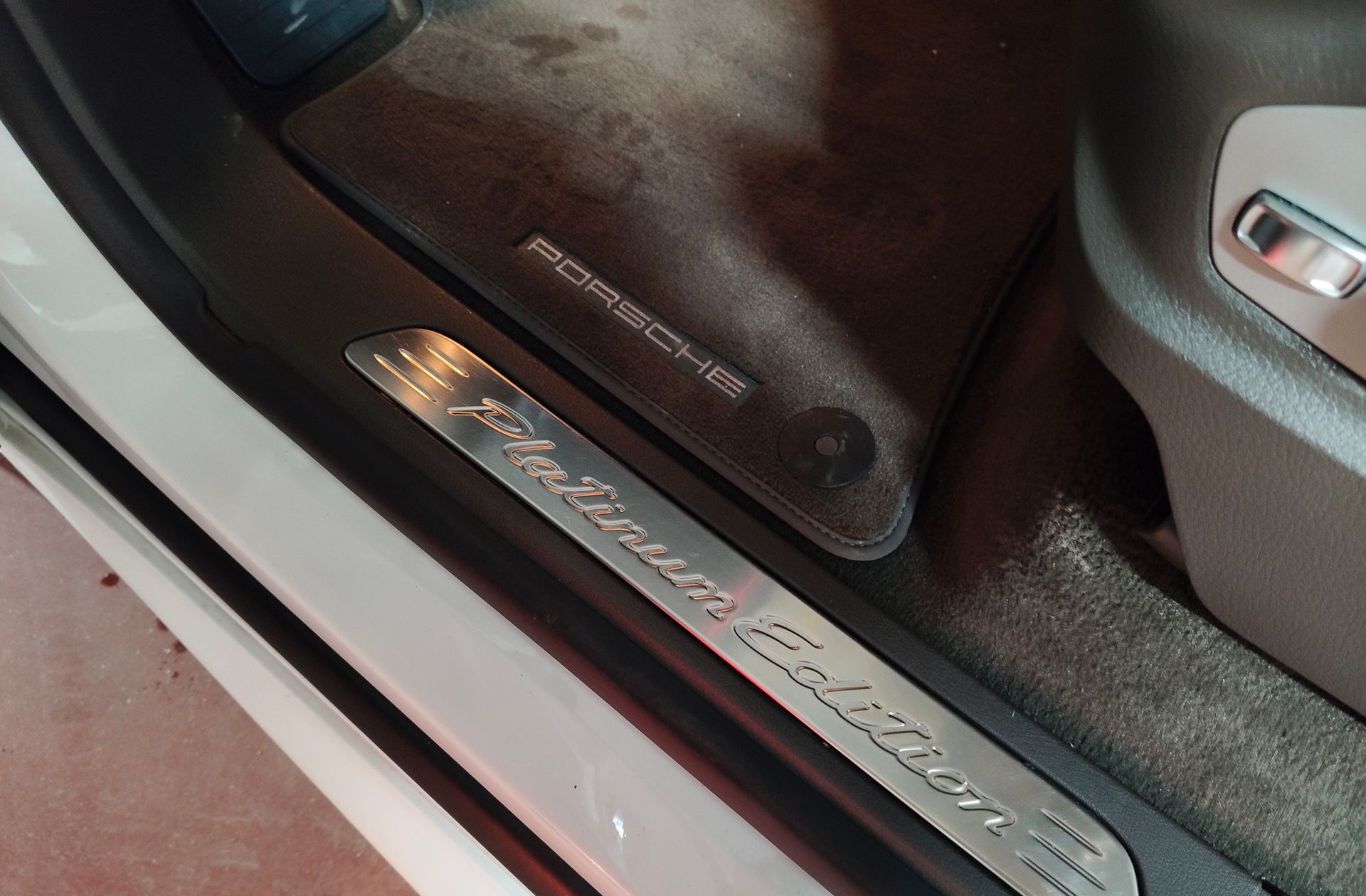 Porsche Cayenne S Platinum Edition - foto 26