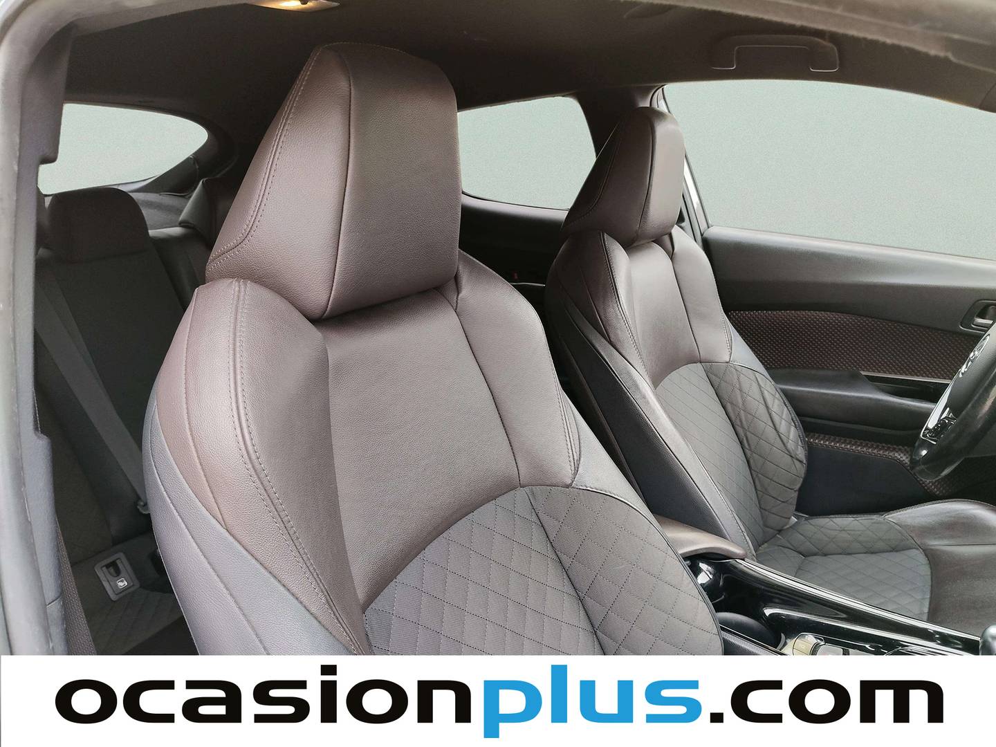 Extras y acabados del Toyota C-HR Toyota C-HR 1.8 125H Advance (122 CV)