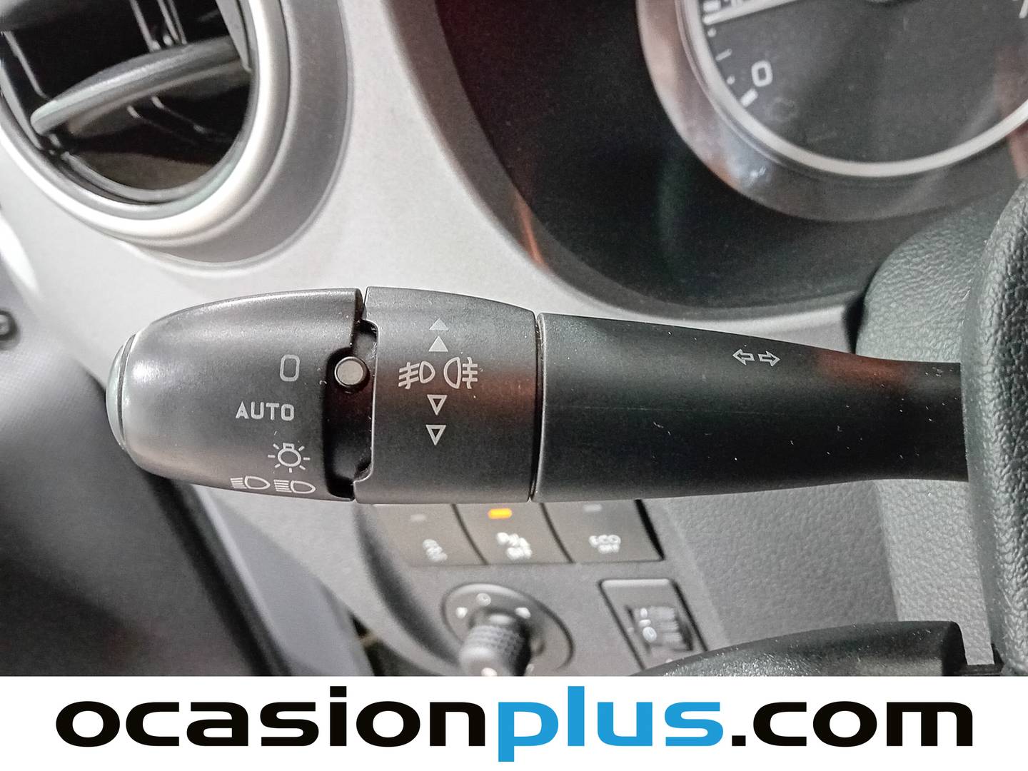 Foto Peugeot Partner Peugeot Partner Tepee 1.2 PureTech Outdoor (110 CV)