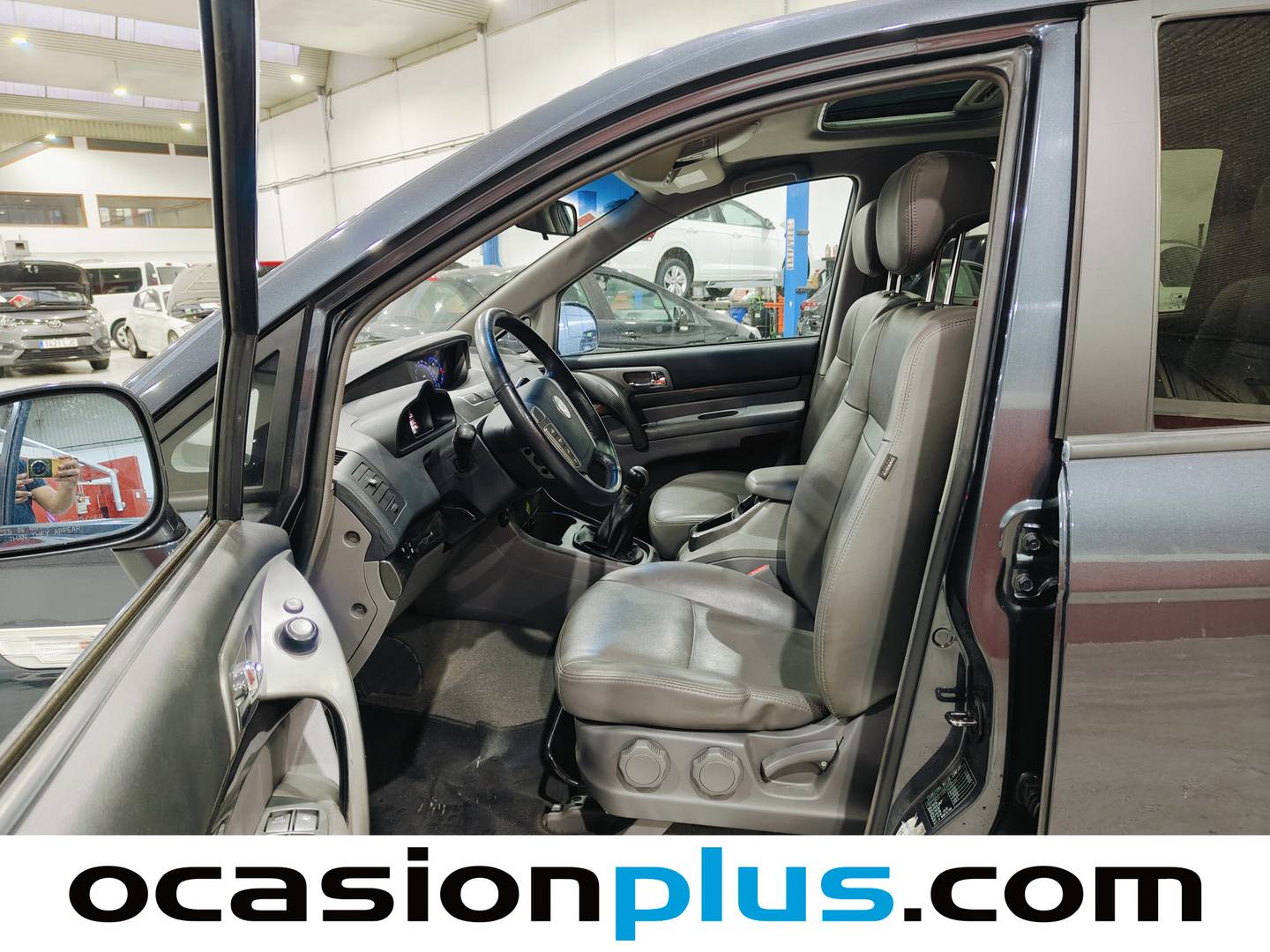 Foto asientos delanteros SsangYong Rodius SsangYong Rodius 270 Xdi Limited (155 CV) 7 PLAZAS