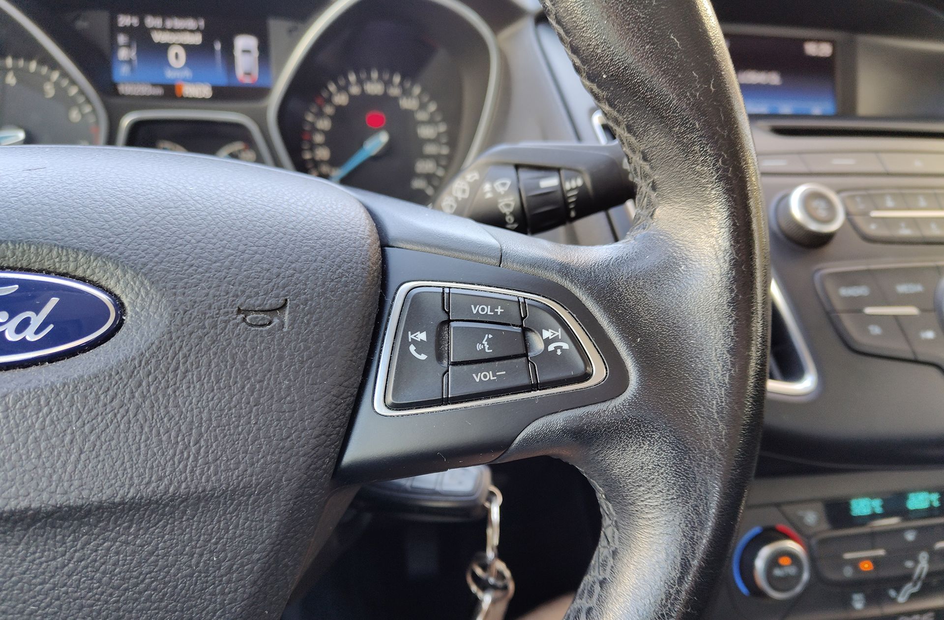 Ford Focus 1.6 TI-VCT Trend+ PowerShift - foto 26