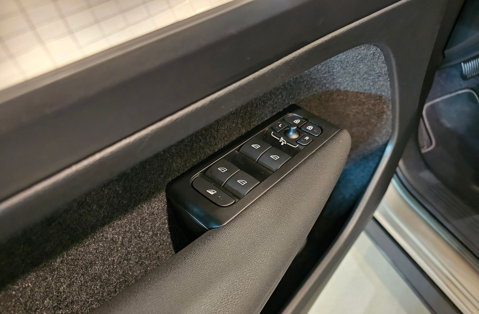 Volvo XC40 T2 Core - foto 34