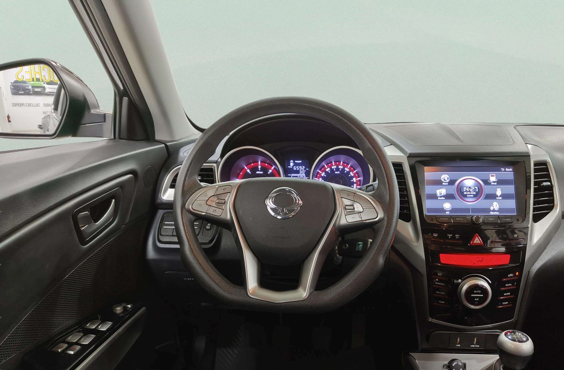 SsangYong Tivoli D16T Premium 4x2 - foto 18