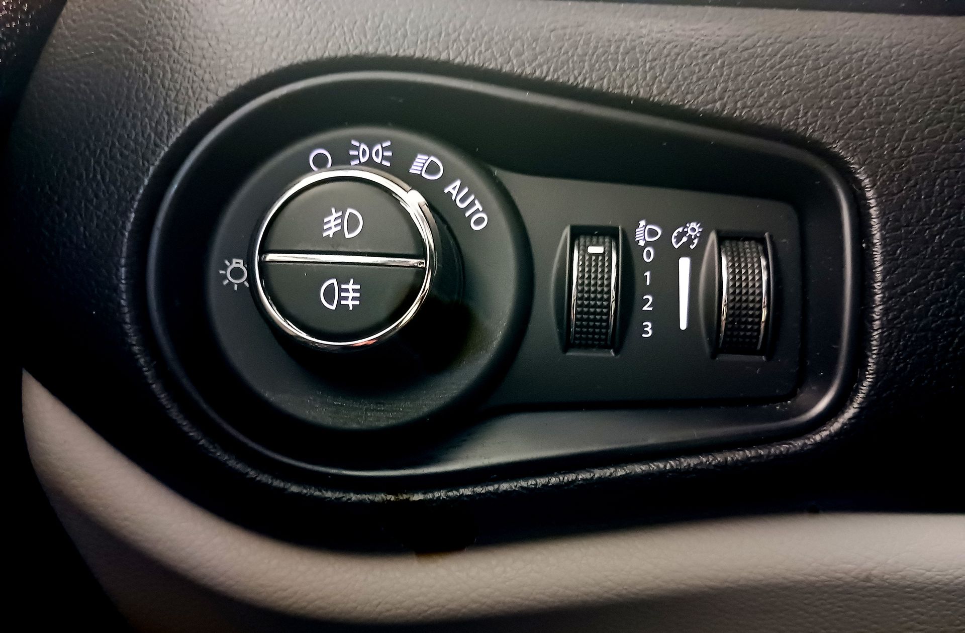 Jeep Renegade 1.6 MultiJet Limited 4x2 - foto 25