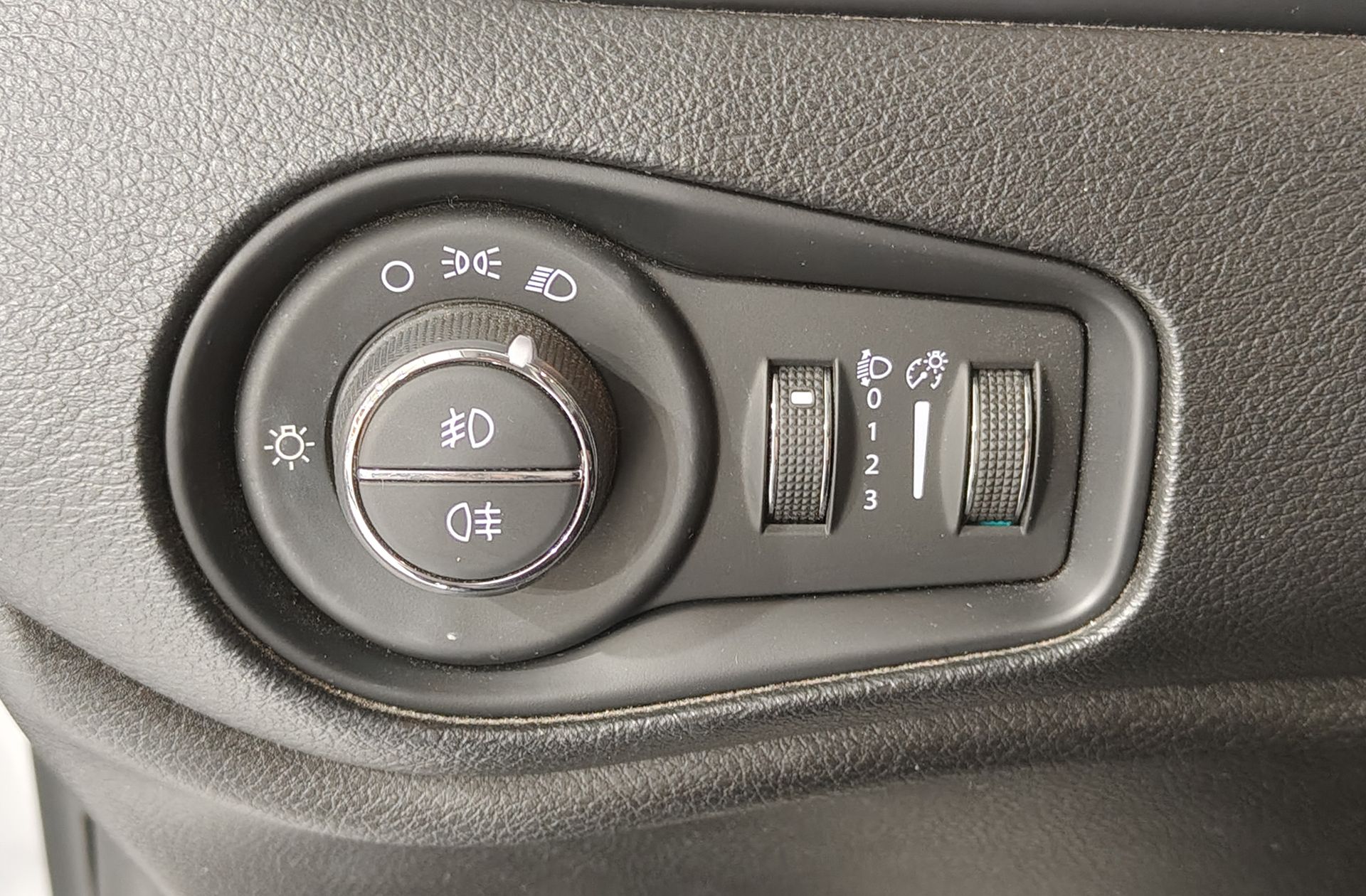 Jeep Renegade 1.6 MultiJet Longitude 4x2 Ddct E6 - foto 20