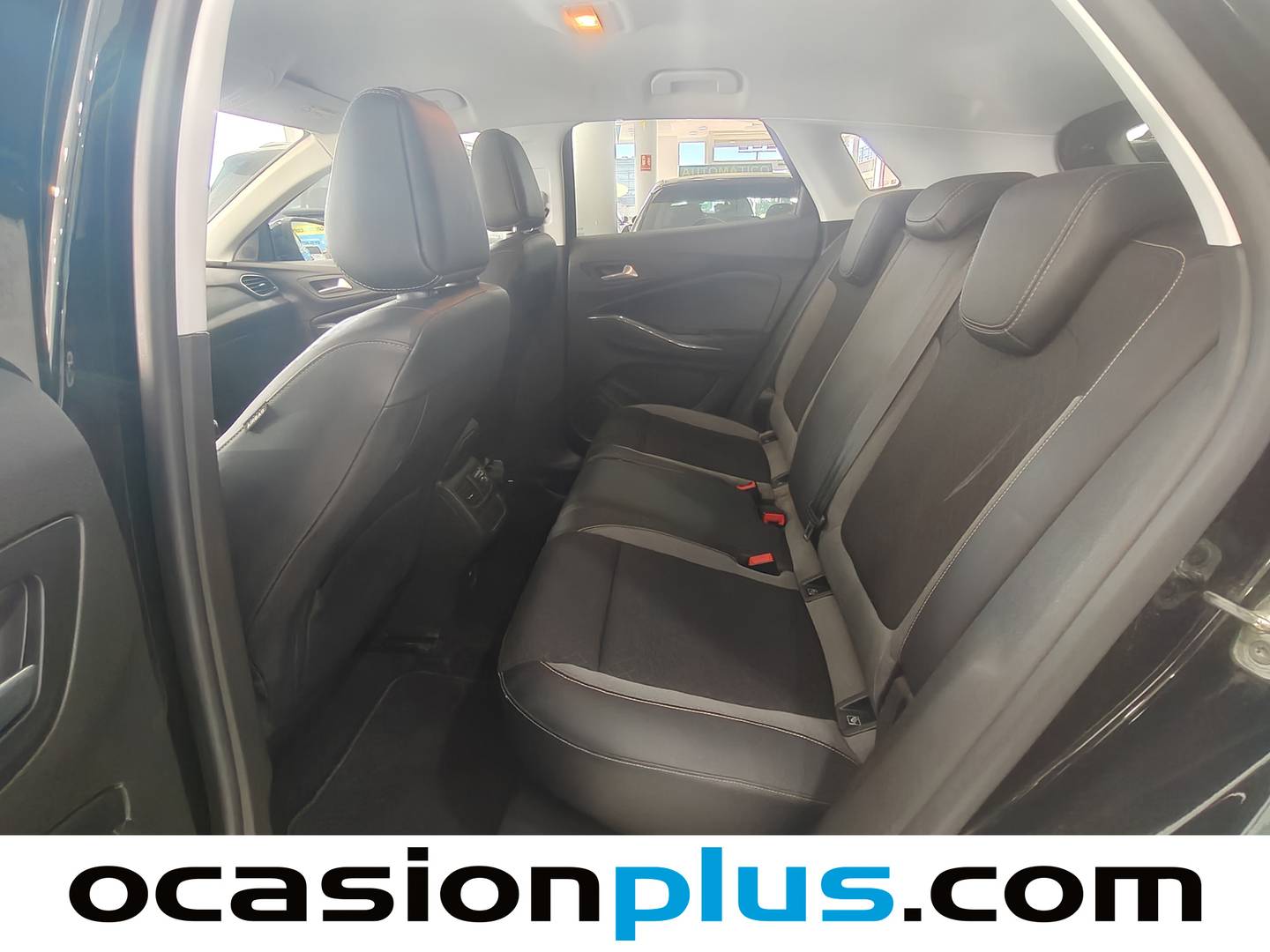 Foto asientos traseros Opel Grandland X Opel Grandland X 1.2 Turbo S&S Design Line (130 CV)