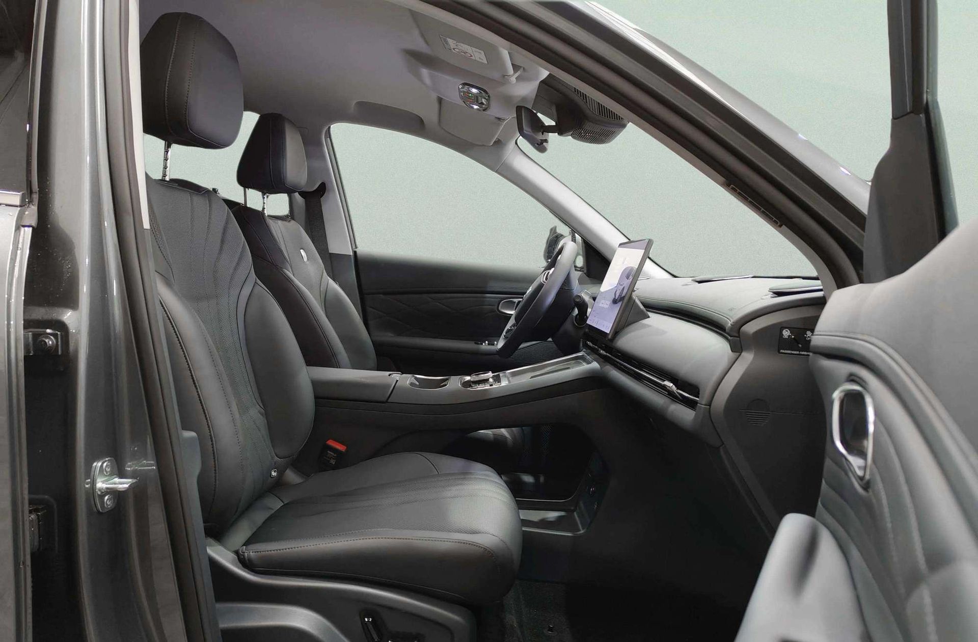 Geely Starray EM-i 1.5 PHEV Pro - foto 26