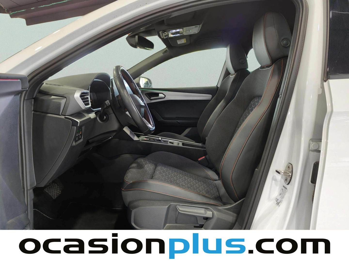 Foto asientos delanteros Seat León Seat León ST 2.0 TDI S&S FR Go L DSG (150 CV)
