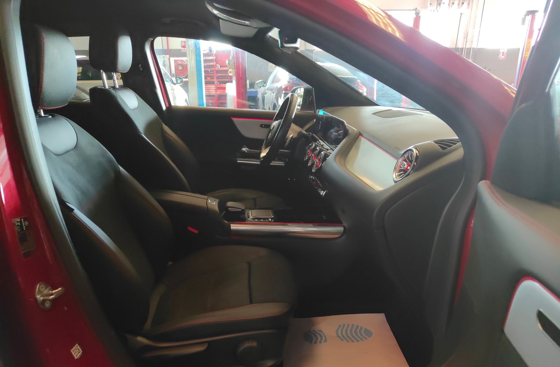 Mercedes-Benz GLA 250 e Pack AMG - foto 19