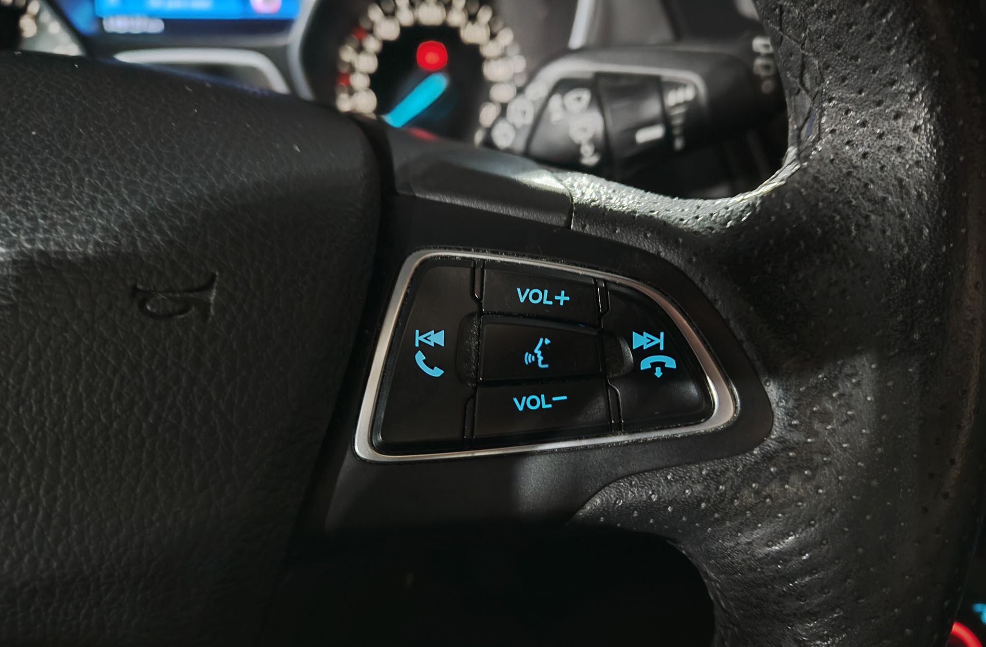 Ford Focus 1.0 EcoBoost ST-Line - foto 26