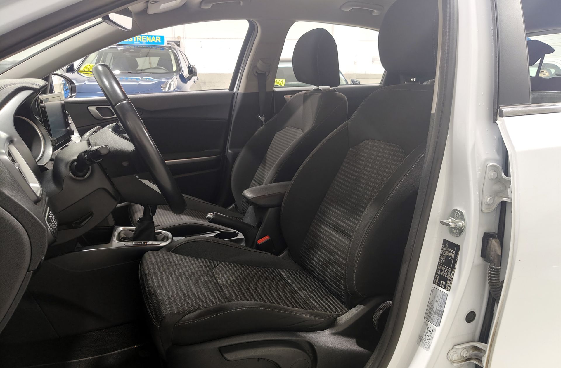 Kia Ceed 1.6 MHEV iMT Drive - foto 10