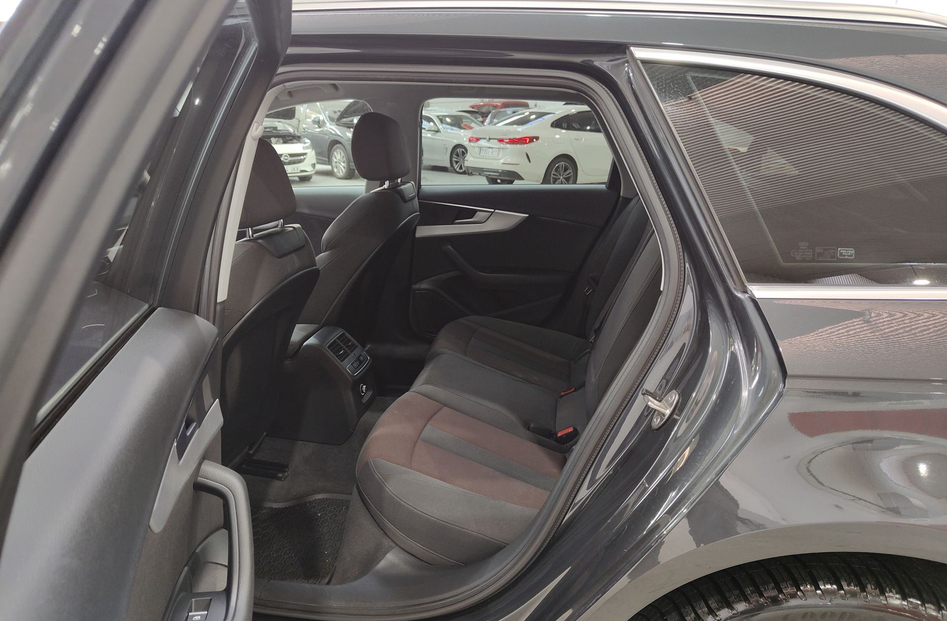 Audi A4 Avant 40 g-tron S line edition S tronic - foto 12