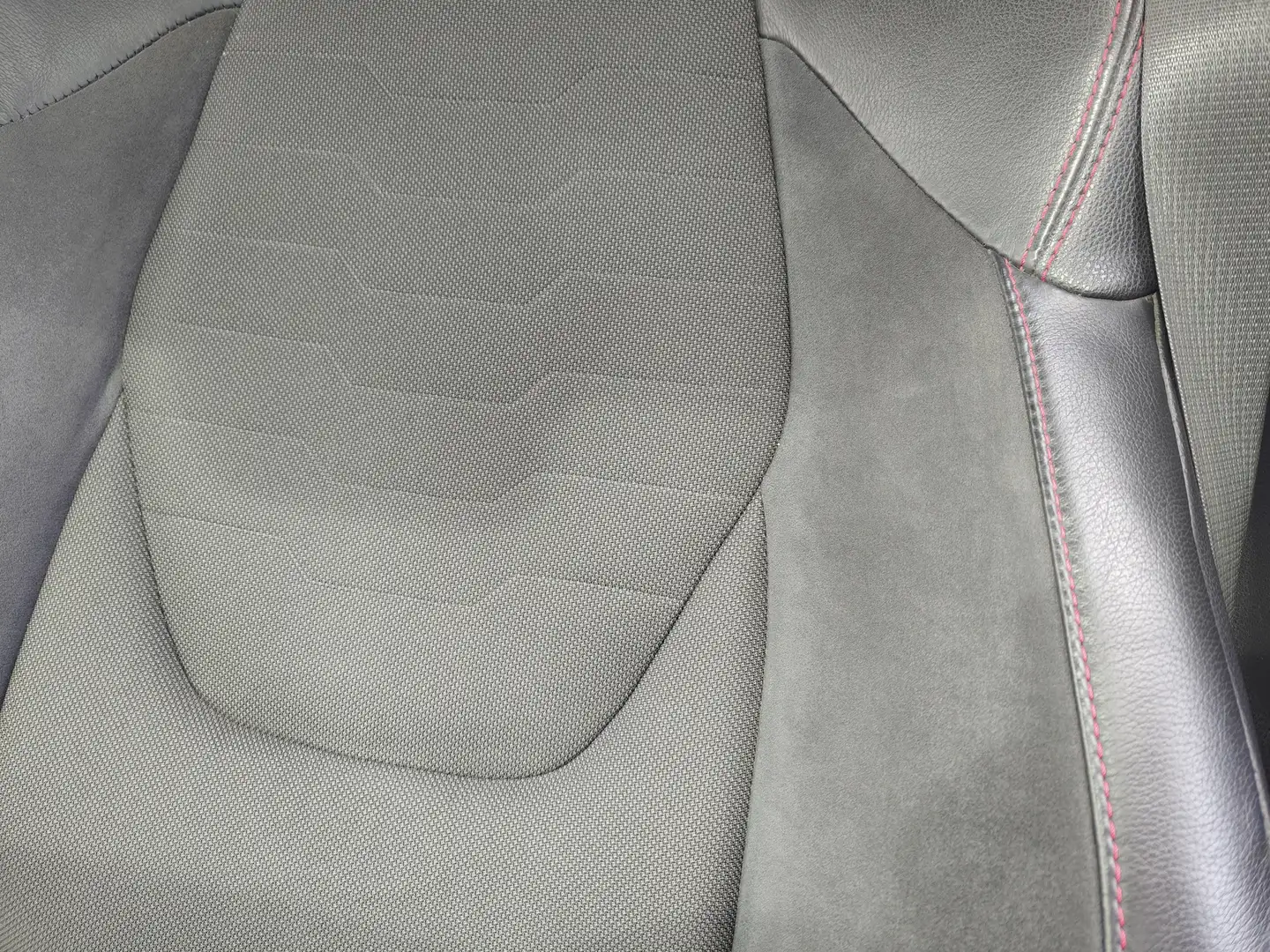 Foto Toyota Corolla Toyota Corolla 180H Advance E-CVT (180 CV)