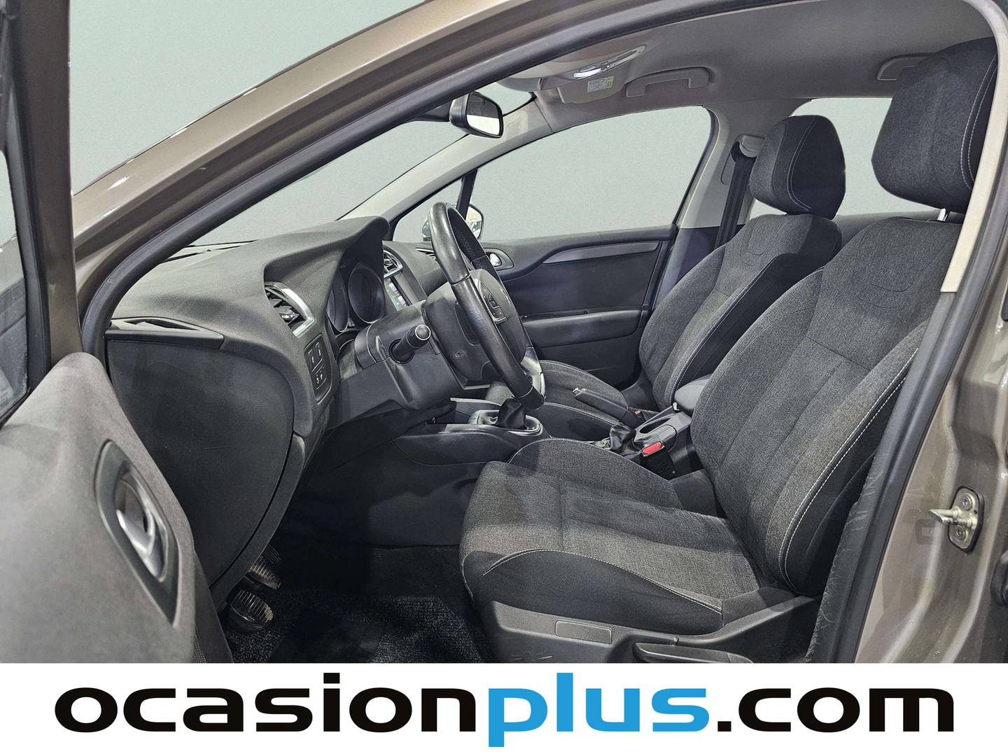 Foto asientos delanteros Citroën C4 Citroën C4 BlueHDi 120 S&S Feel Edition (120 CV)