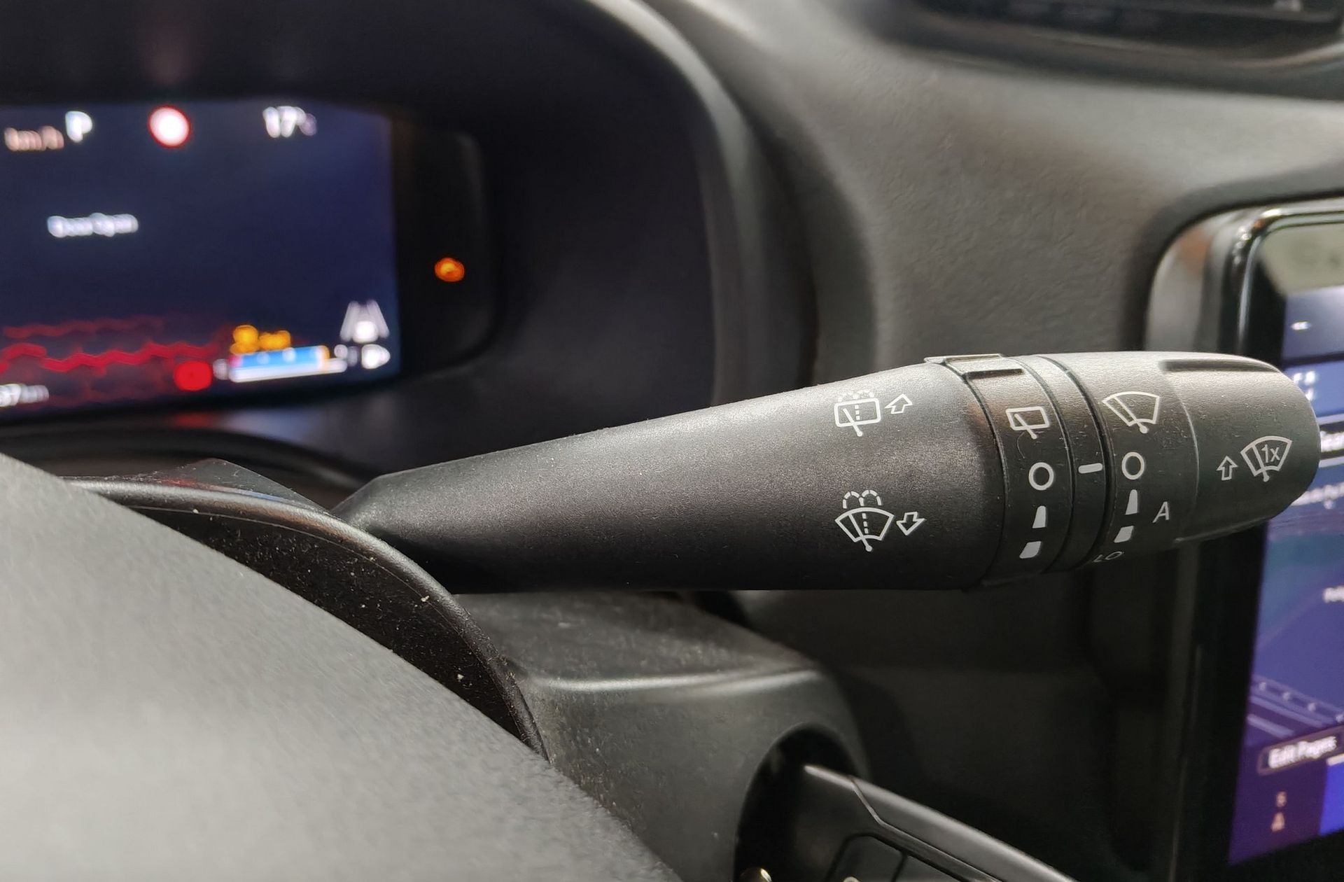 Jeep Renegade eHybrid 1.5 Limited ATX - foto 30
