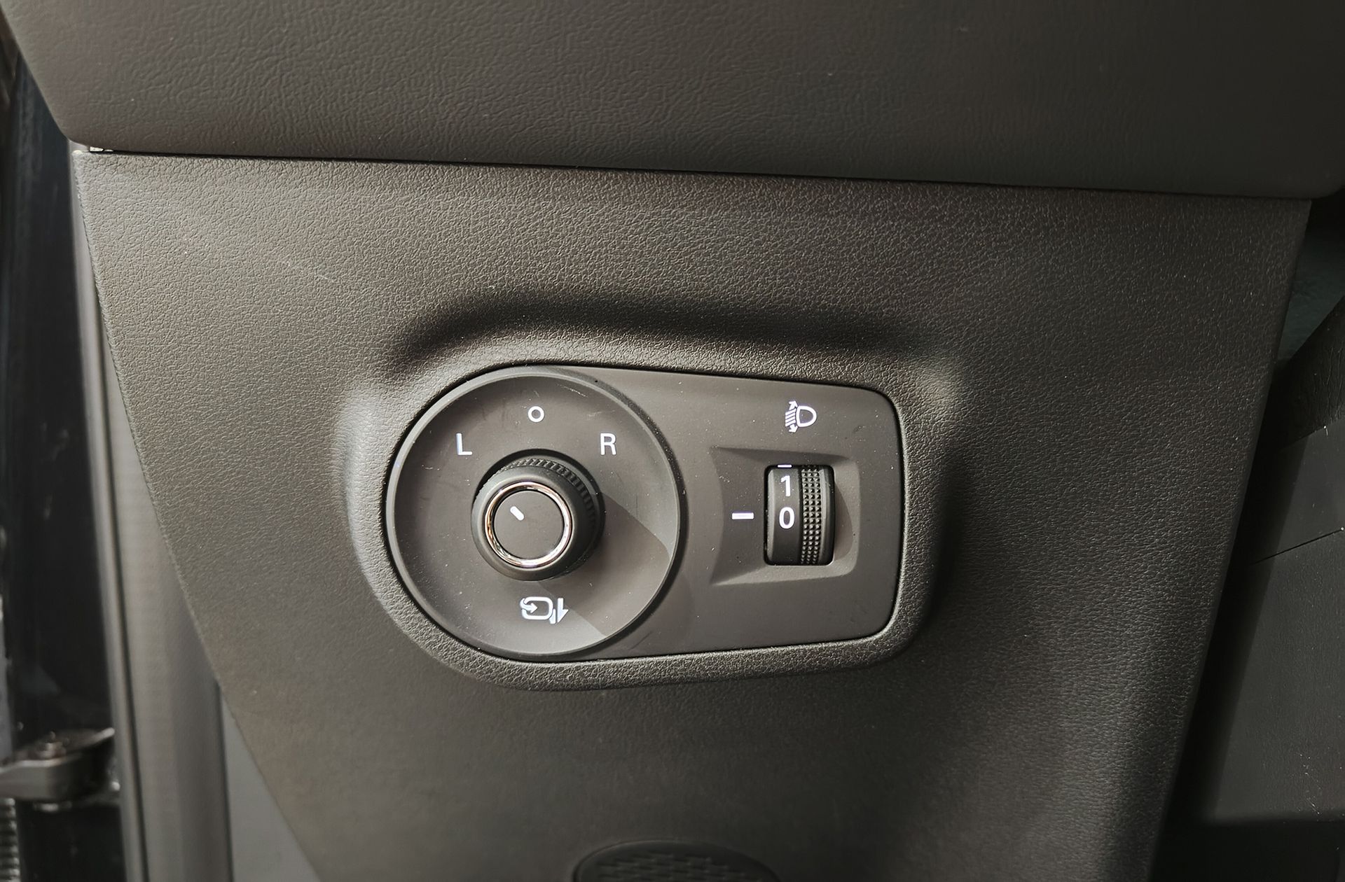 MG ZS 1.5 Hybrid+ Luxury - foto 31