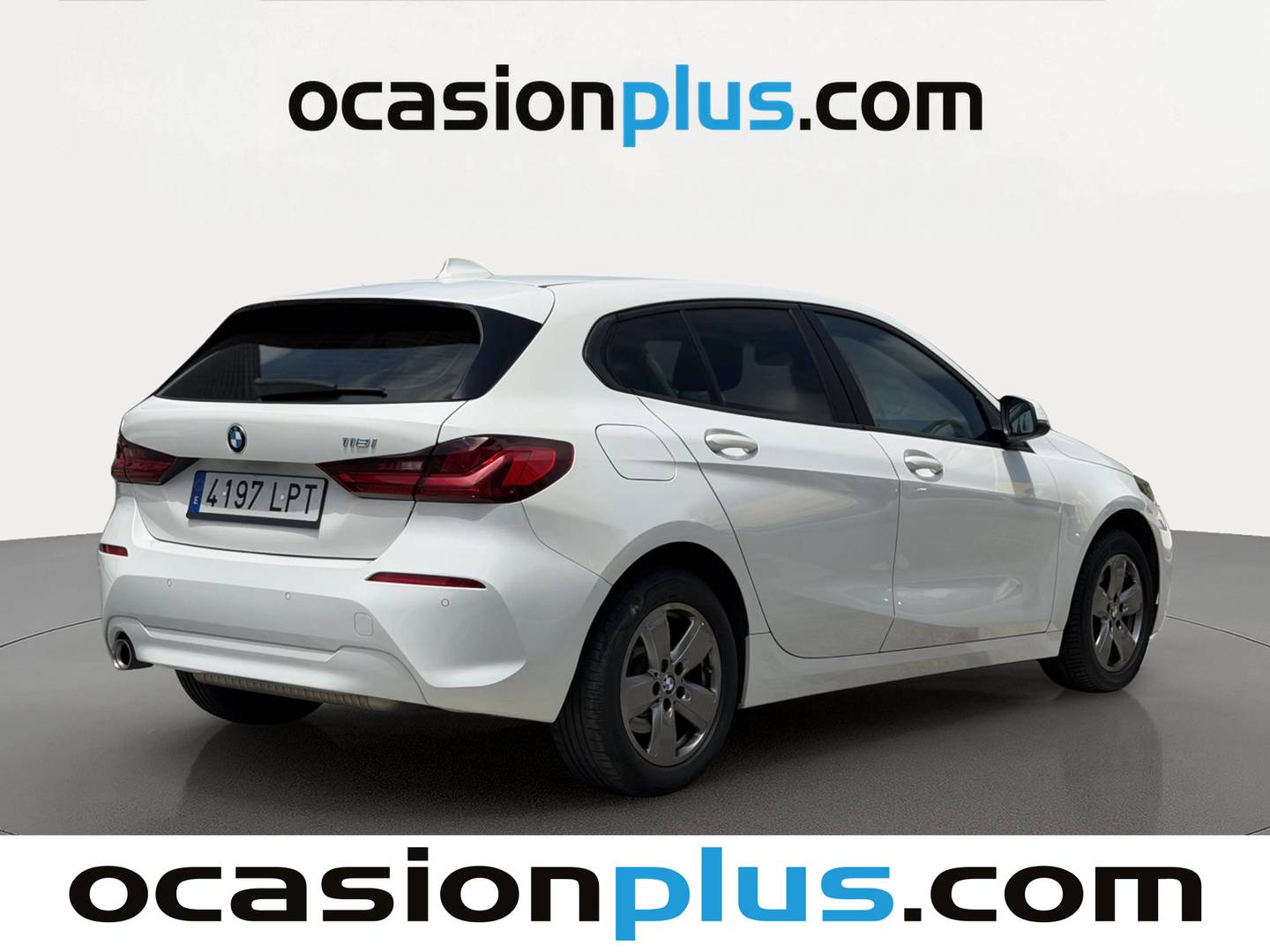 Foto trasera BMW Serie 1 BMW Serie 1 118i  (140 CV) derecha
