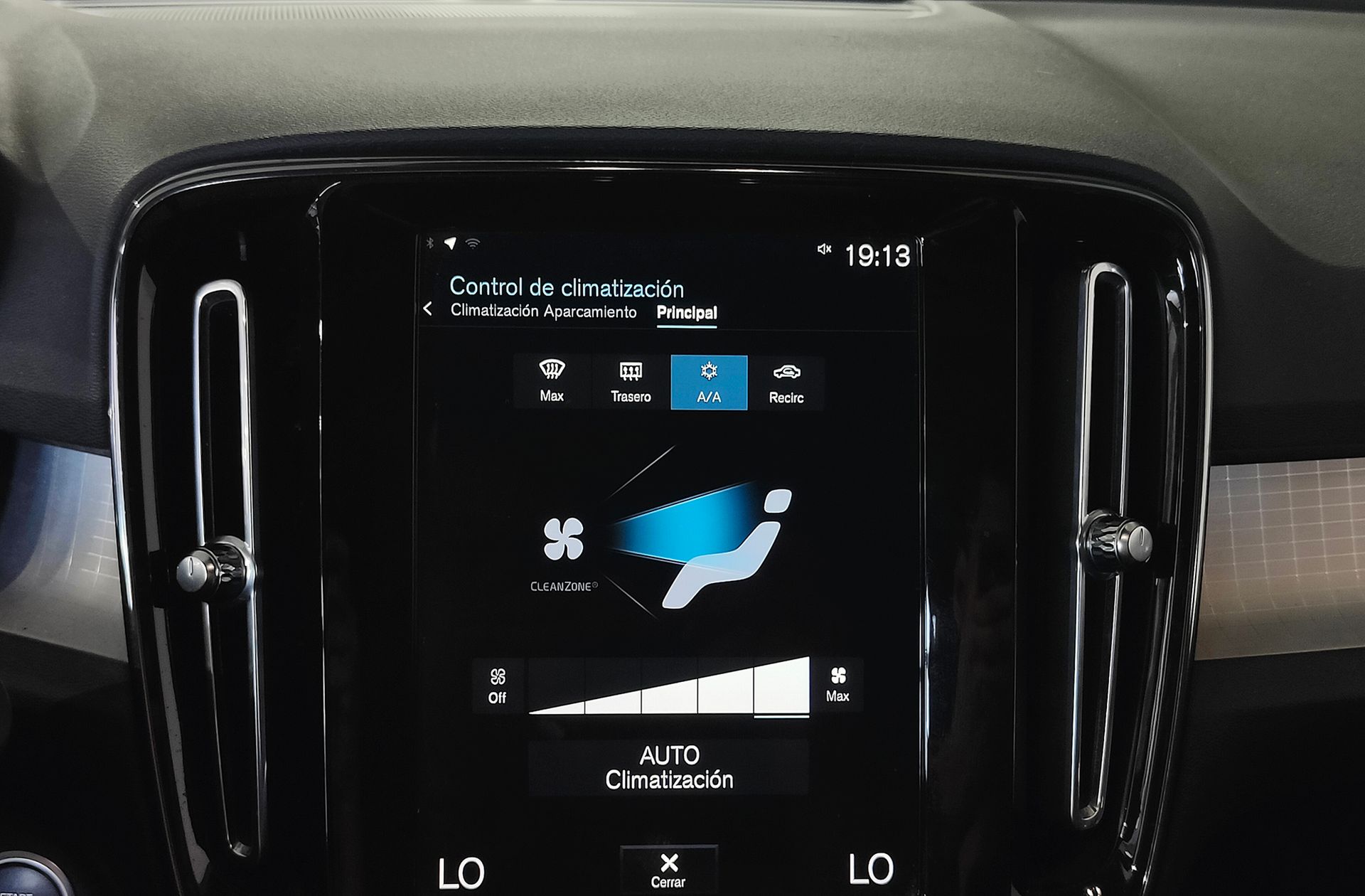 Volvo XC40 T3 Business Plus - foto 31