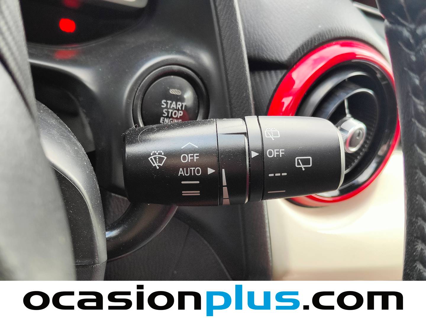 Foto Mazda Mazda2 Mazda Mazda 2 1.5 GE Style+ Confort Red (90 CV)