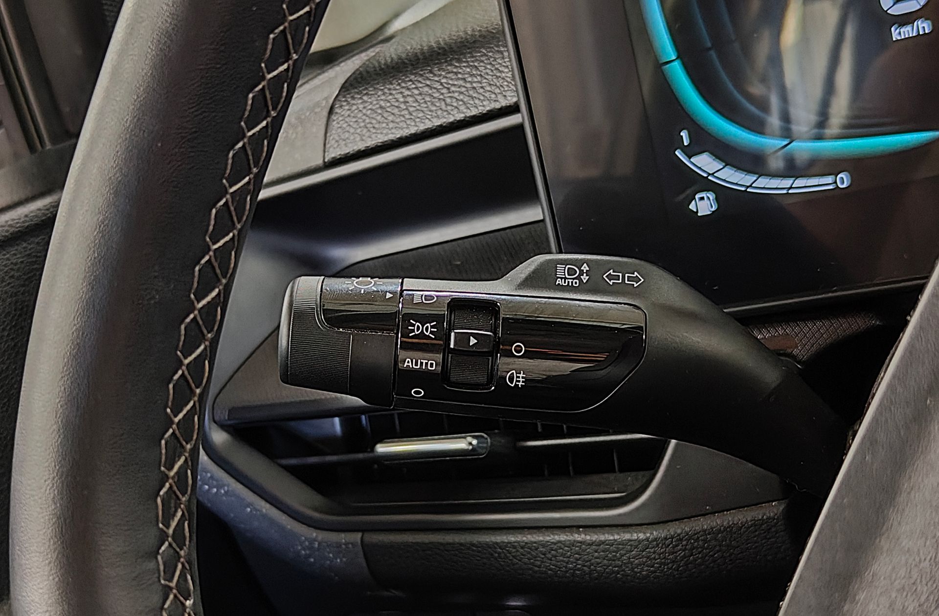 Kia Stonic 1.0 T-GDi MHEV Concept - foto 23