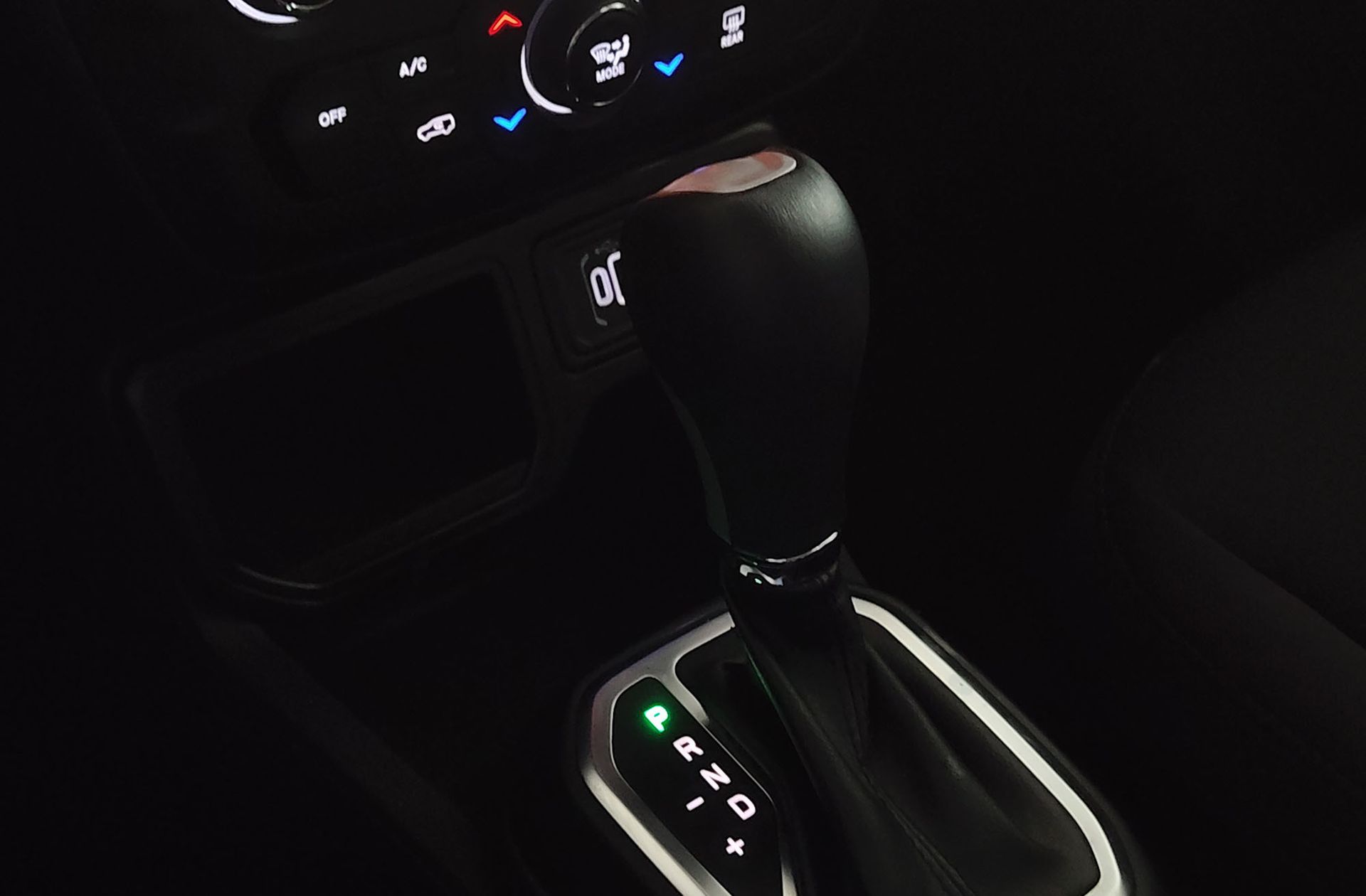 Jeep Renegade eHybrid 1.5 Altitude DCT - foto 5