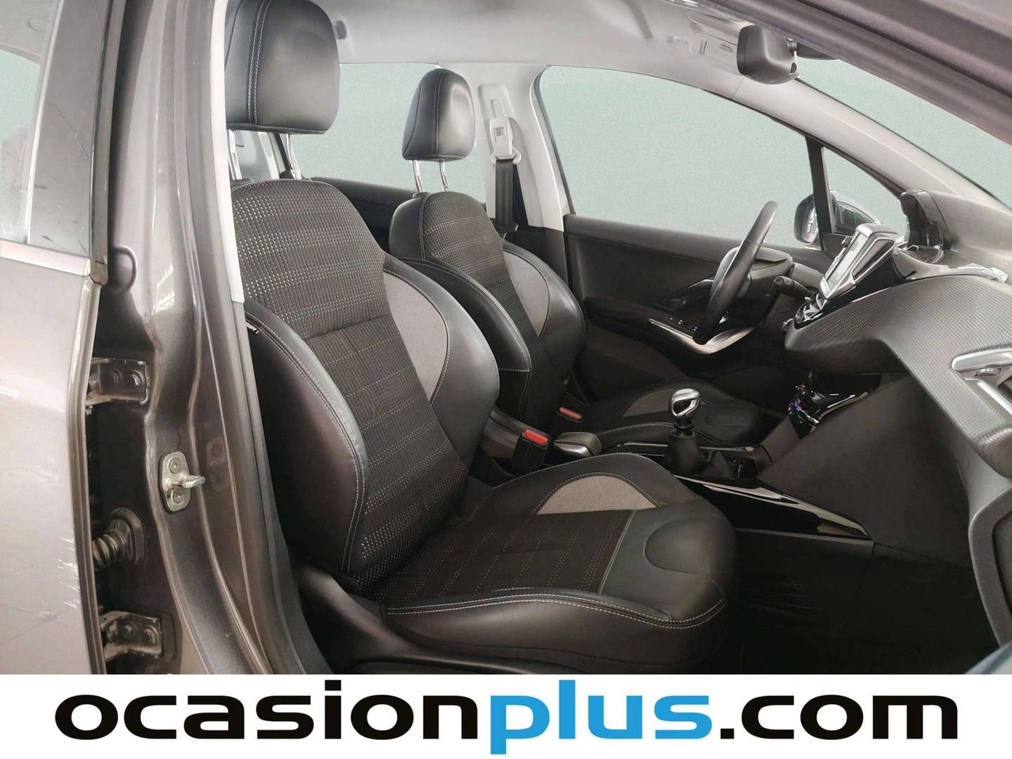 Equipamiento del Peugeot 2008 Peugeot 2008 BlueHDi 120 S&S Allure (120 CV)