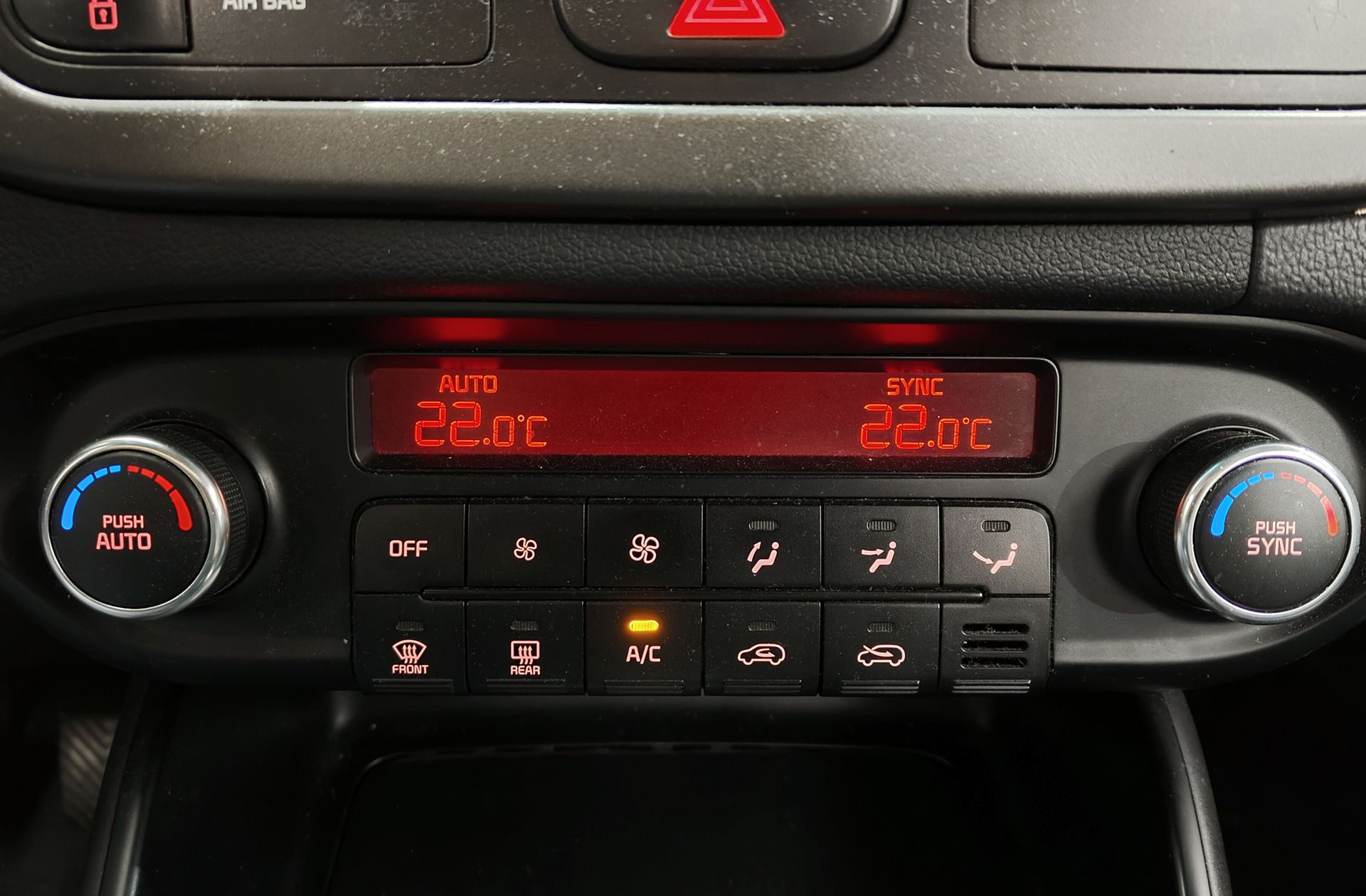 Kia Carens 1.7 CRDi VGT Concept Eco-Dynam - foto 24