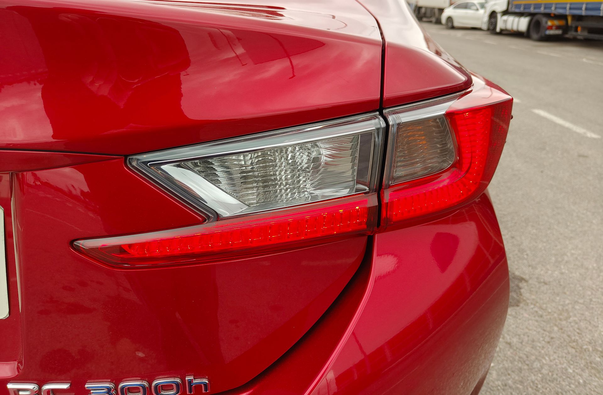 Lexus RC 300h Executive - foto 16