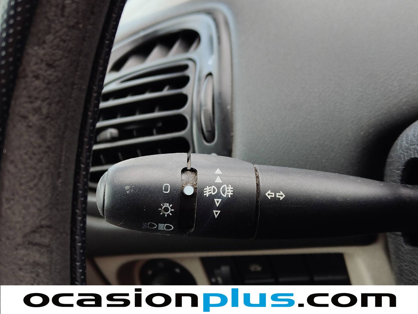 Equipamiento del Citroën Xsara Picasso Citroen Xsara Picasso 2.0 HDI SX (90 CV)