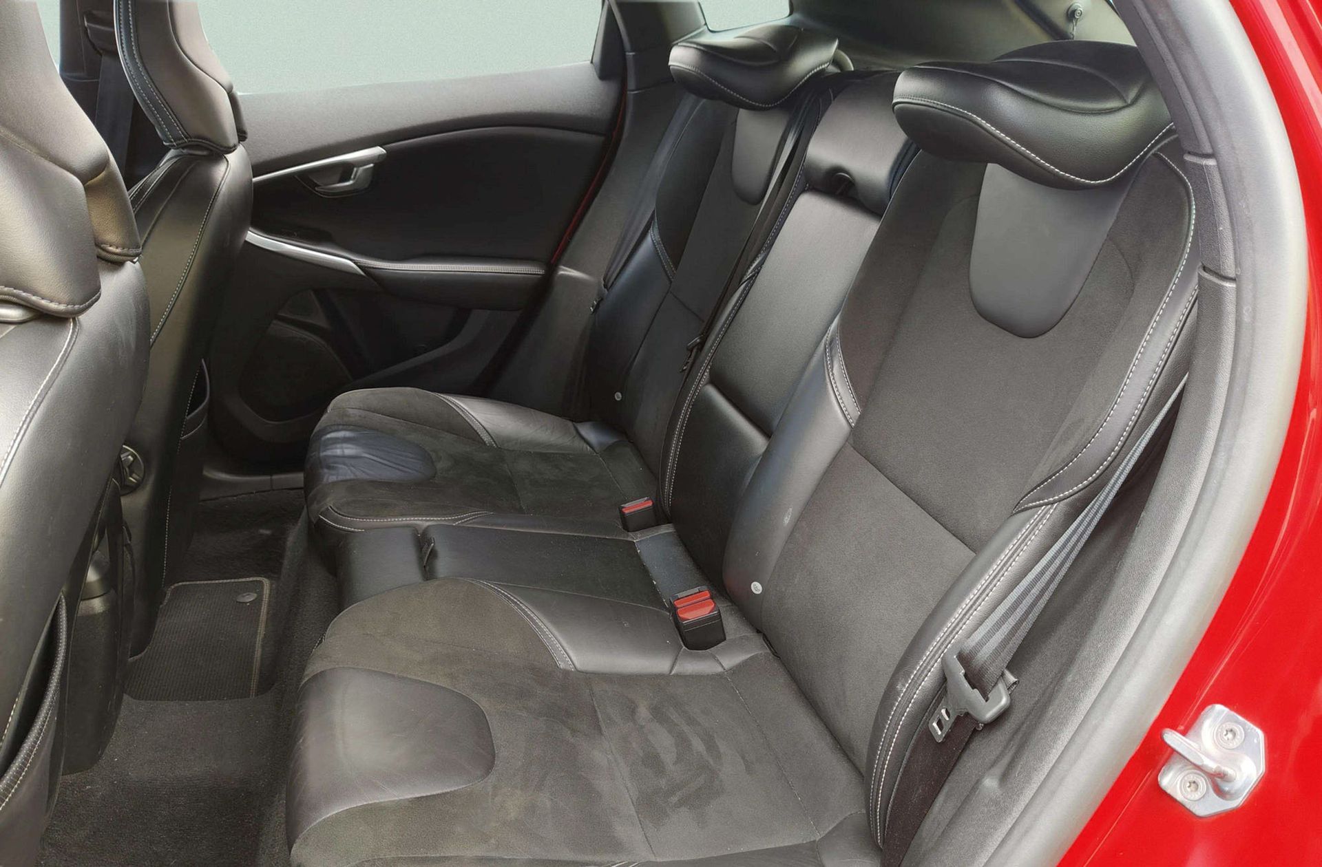 Volvo V40 R-Design Momentum - foto 12