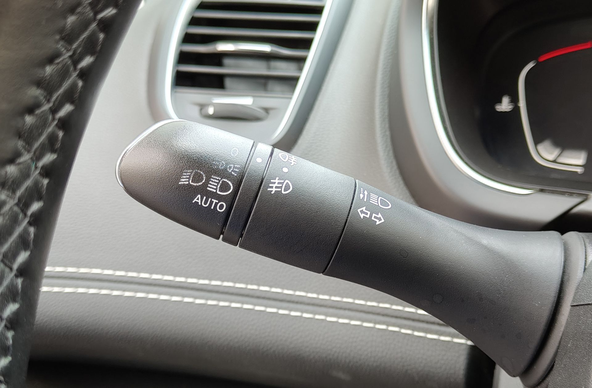Renault Grand Scénic Zen TCe EDC GPF 7 plazas - foto 27