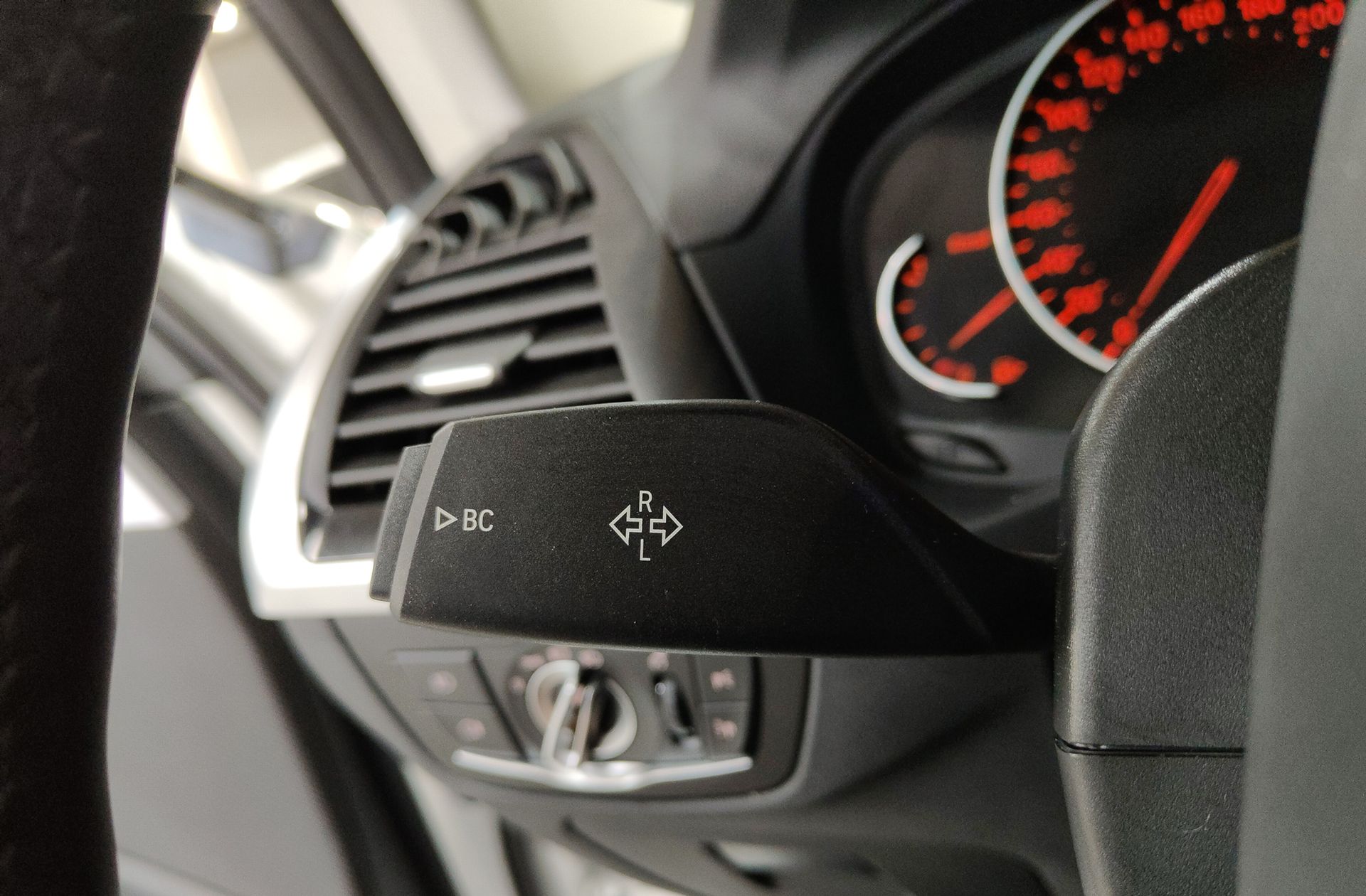 BMW X3 sDrive18d - foto 25