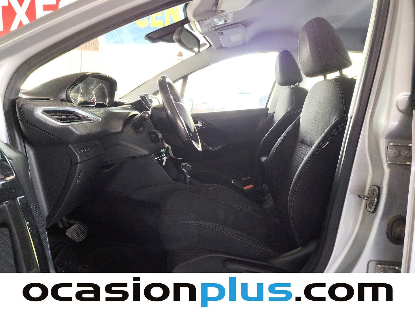 Foto asientos delanteros Peugeot 208 Peugeot 208 1.2 PureTech S&S Allure EAT6 (110 CV)