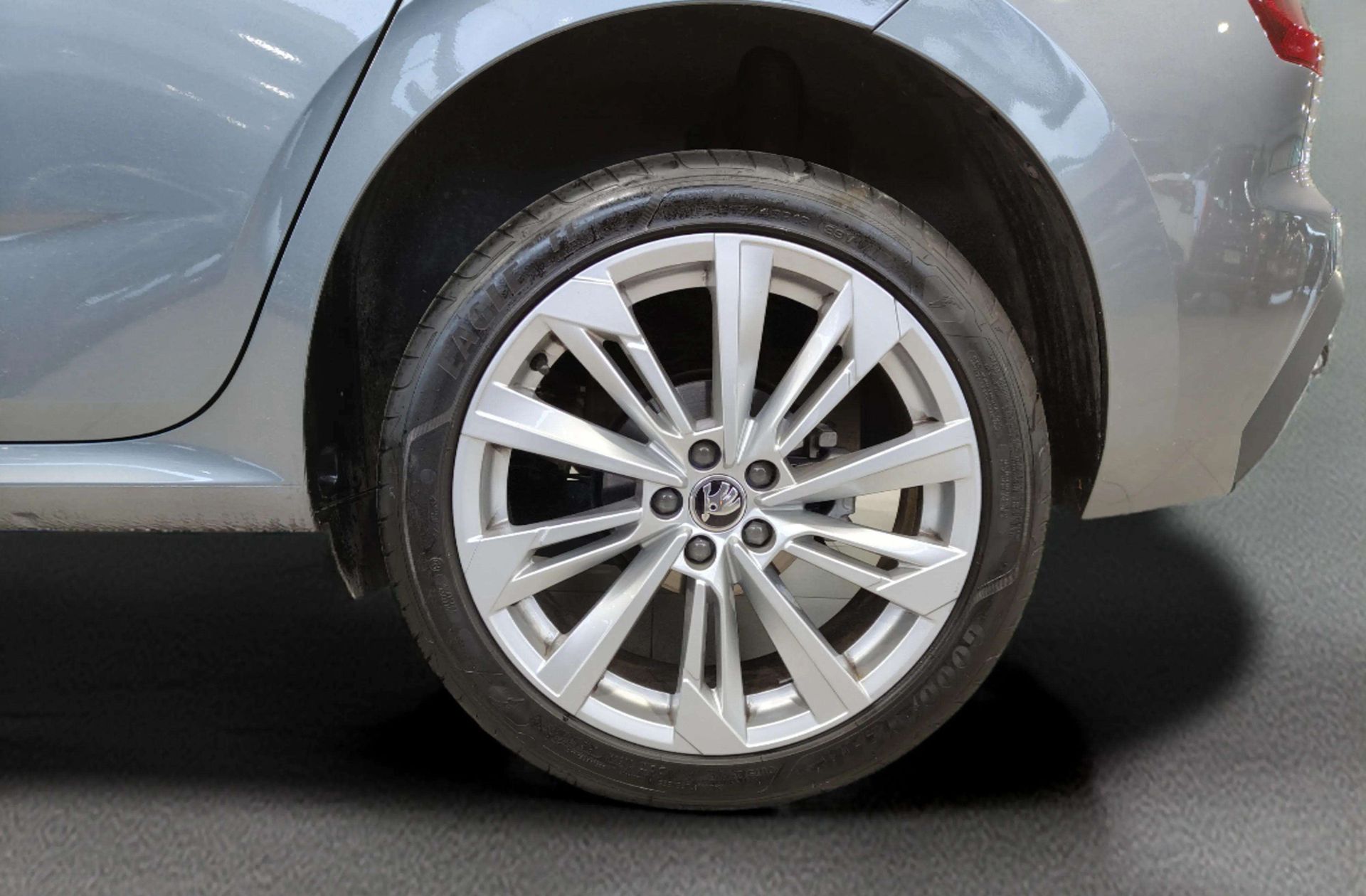 Škoda Kamiq 1.0 TSI Design DSG - foto 34
