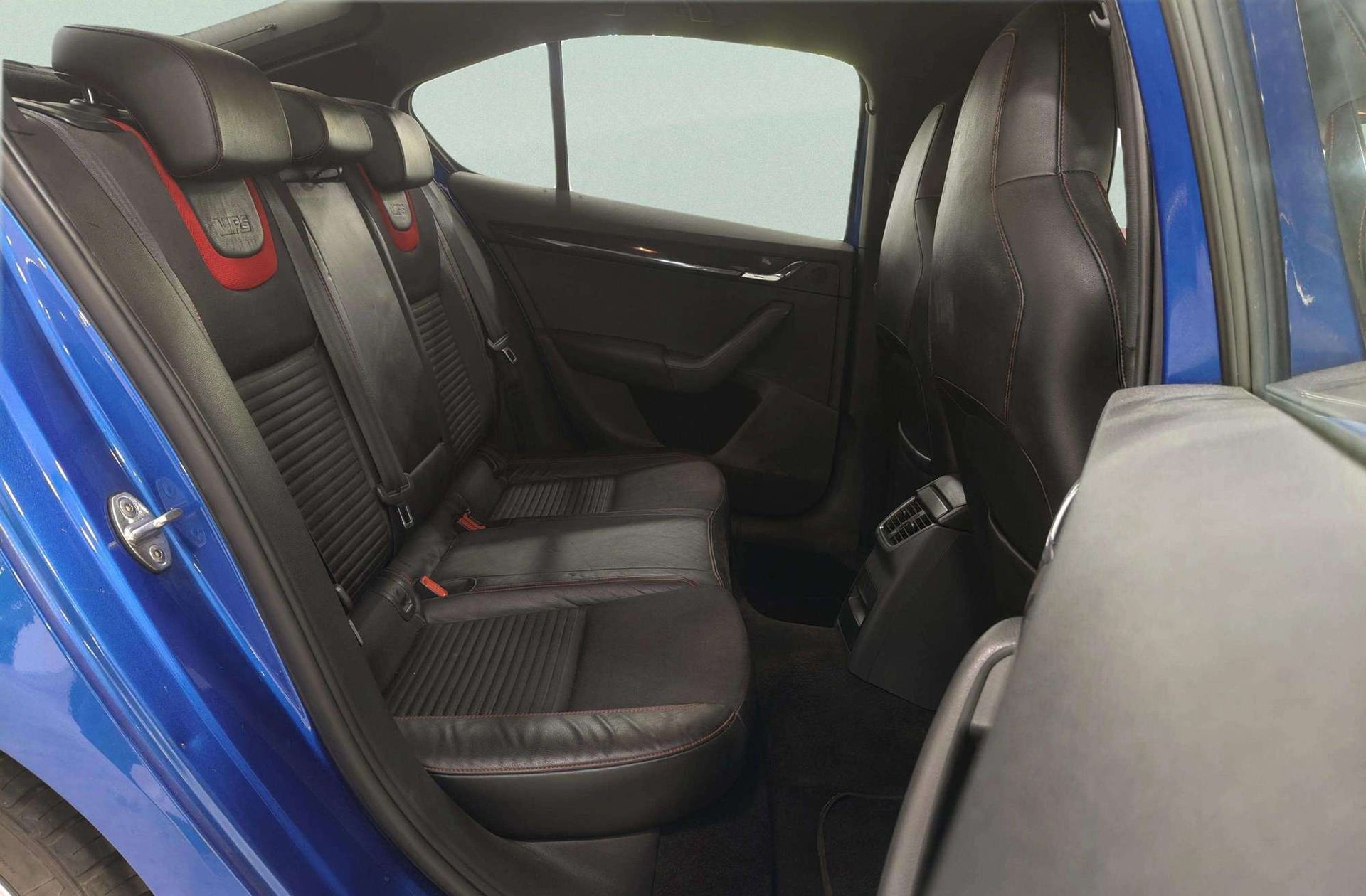 Škoda Octavia 2.0 TDI RS - foto 16