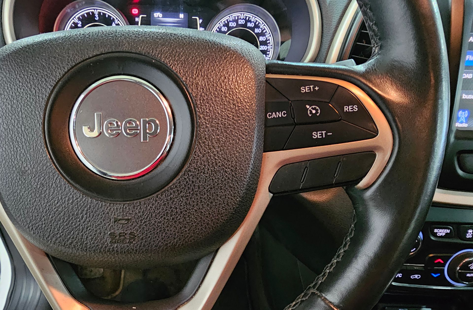 Jeep Cherokee 2.0 Diesel Longitude 4x2 - foto 30