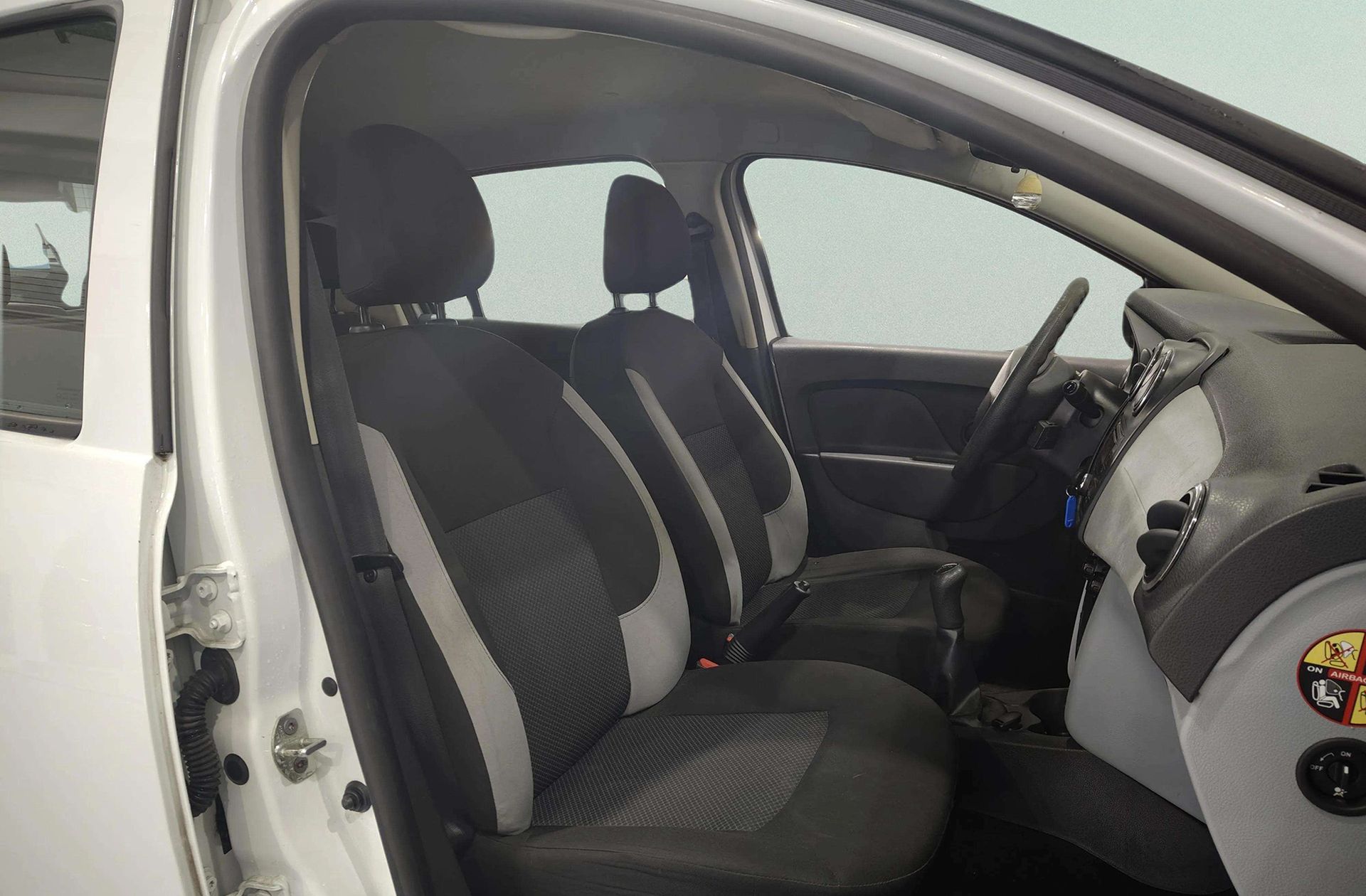 Dacia Sandero 1.2 Ambiance - foto 12