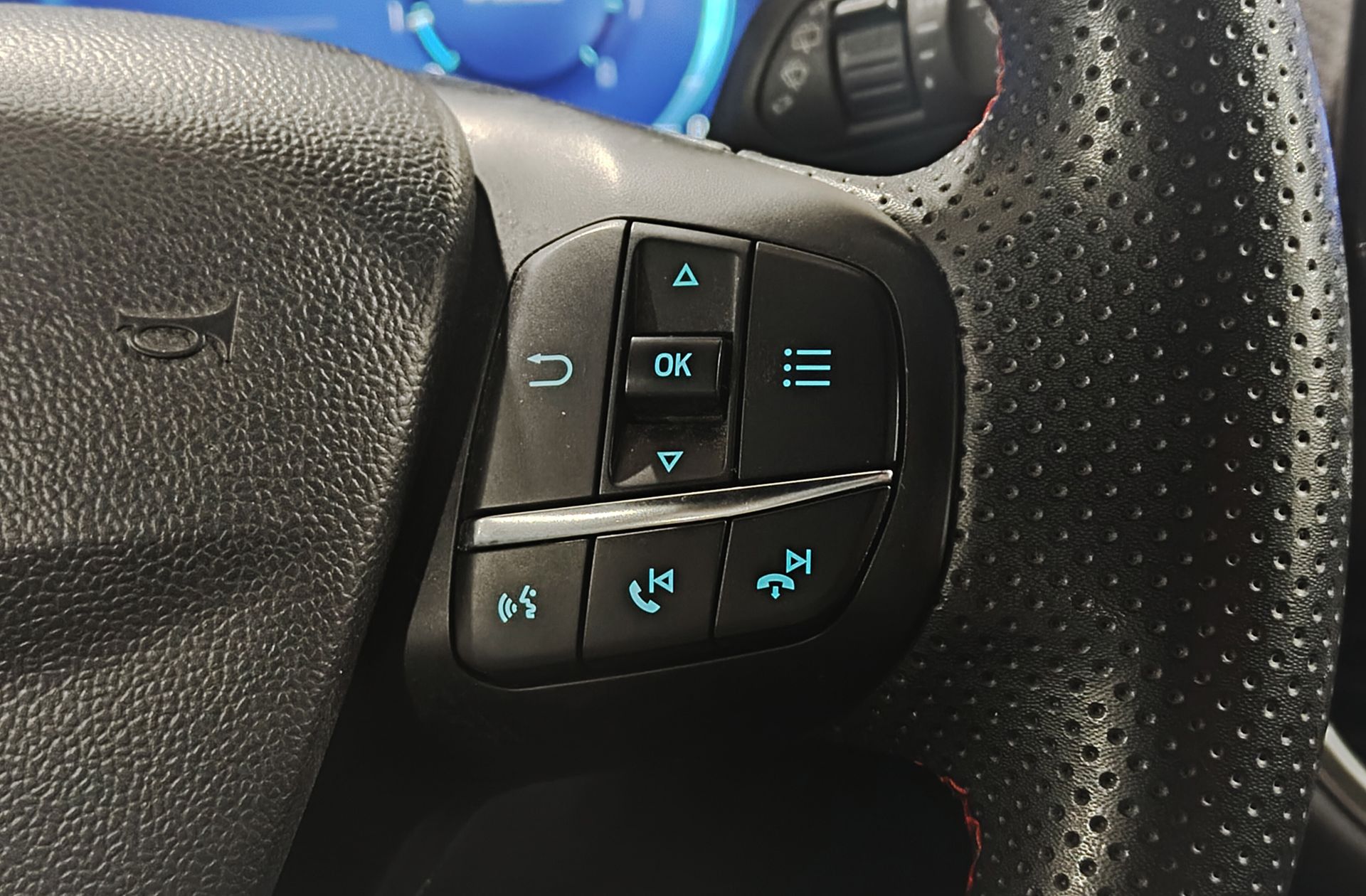 Ford Puma EcoBoost MHEV ST-Line X - foto 29