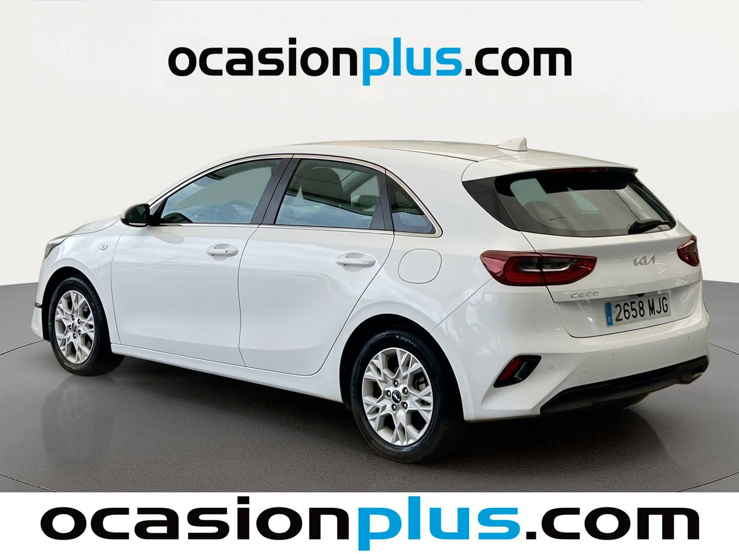 Foto trasera KIA Ceed KIA Ceed 1.6 MHEV iMT Drive (136 CV) izquierda