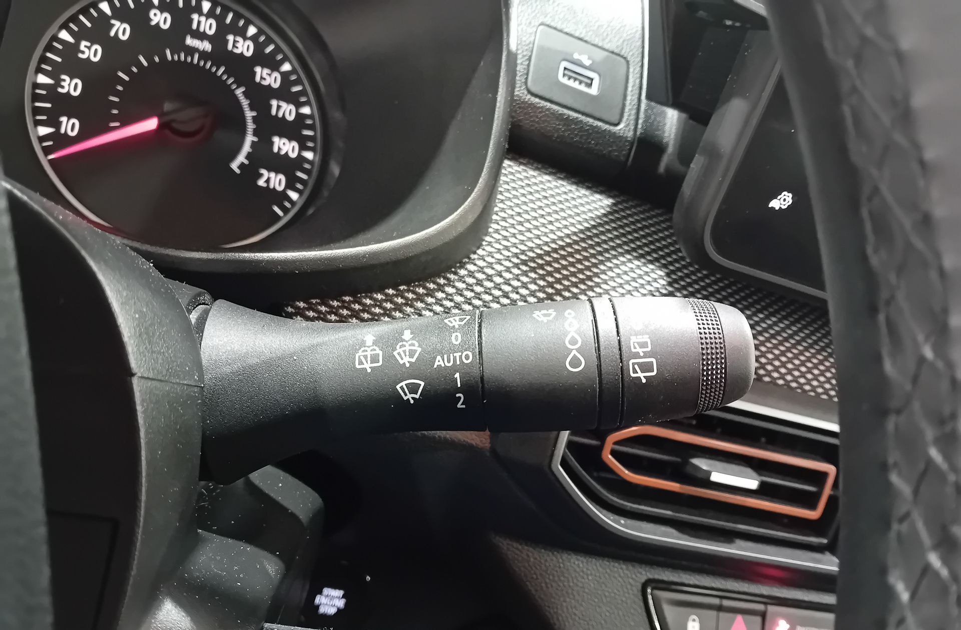 Dacia Sandero Expression TCe CVT - foto 25