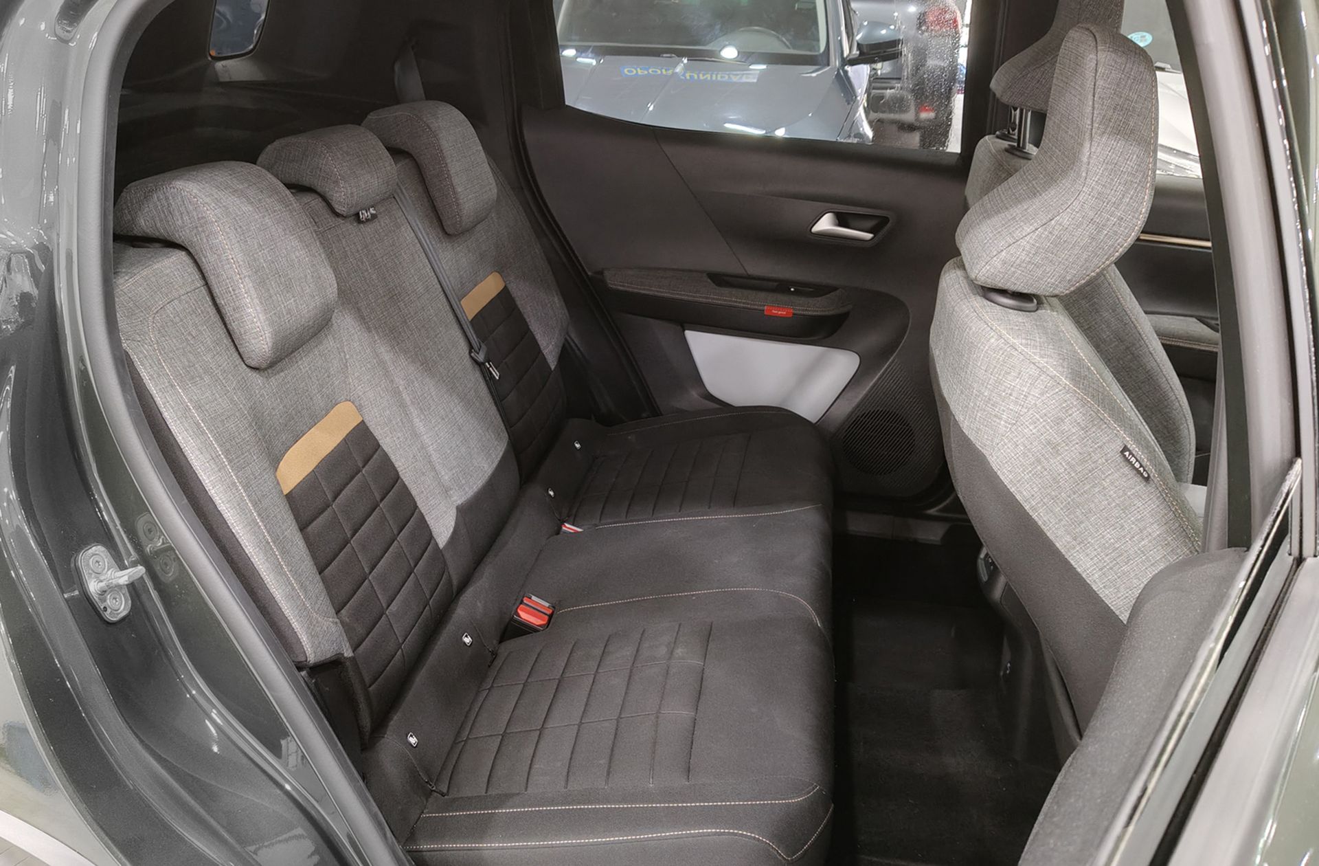 Citroën C3 Aircross Hybrid 145 Plus e-DCS6 - foto 15
