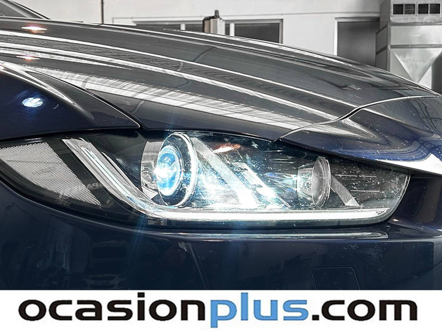 Foto Jaguar XE Jaguar XE 2.0 Diesel Pure RWD Auto (180 CV)