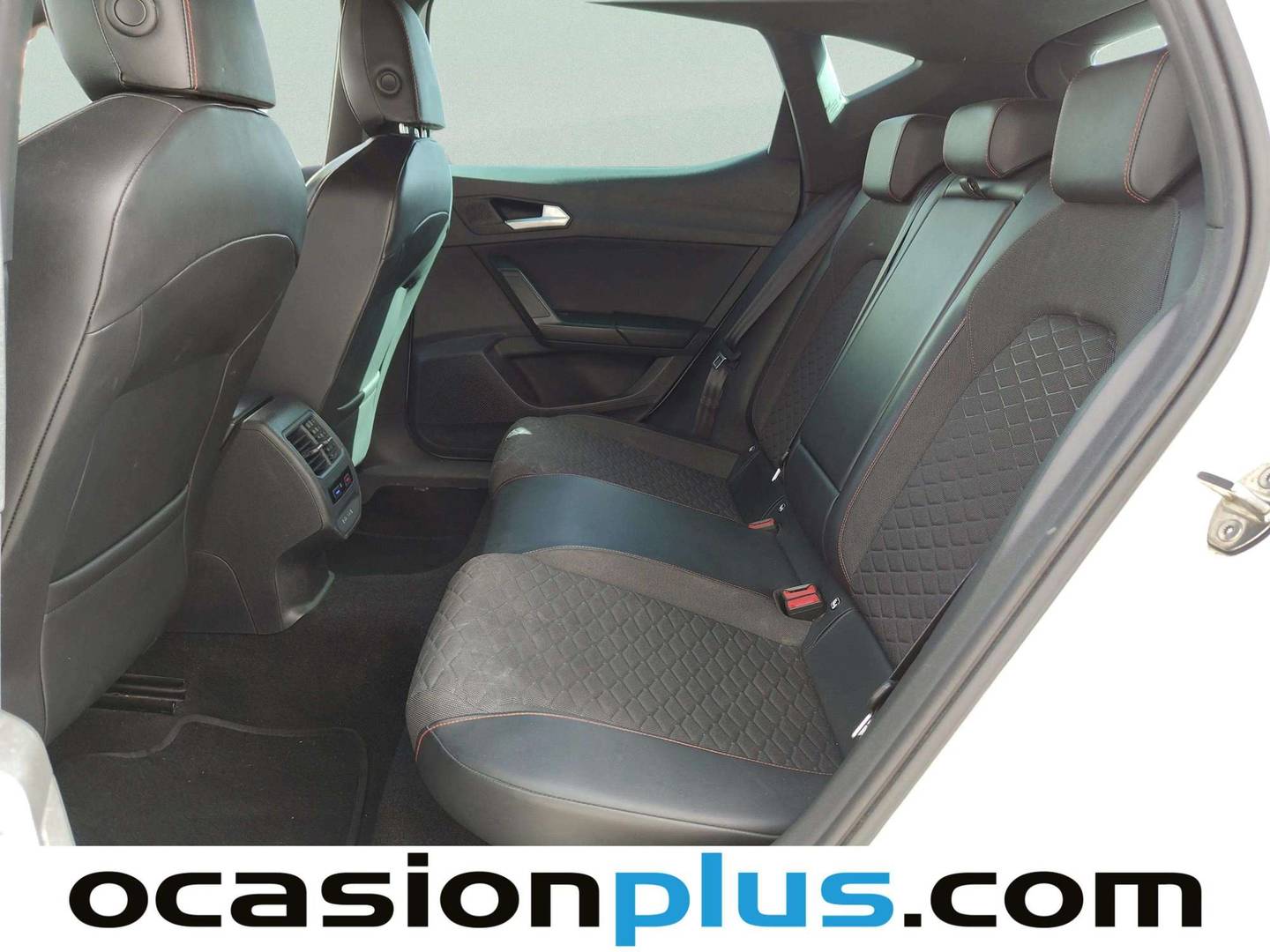 Foto asientos traseros Seat León Seat León 1.5 TSI S&S FR Go L (150 CV)
