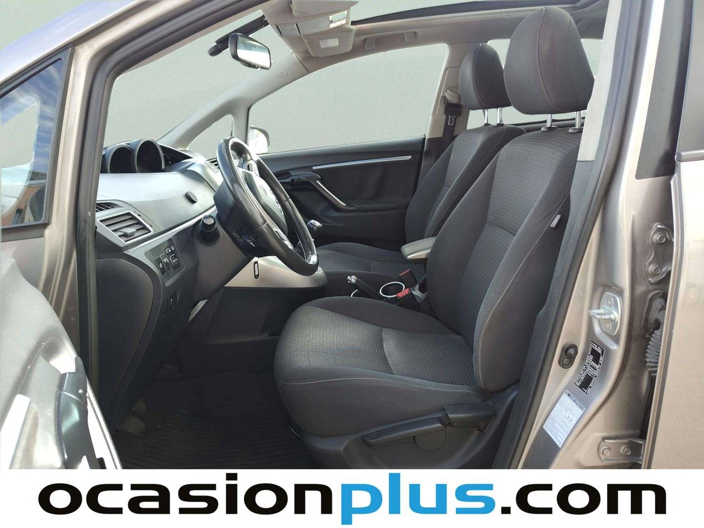 Foto asientos delanteros Toyota Verso Toyota Verso 115D Advance (112 CV)