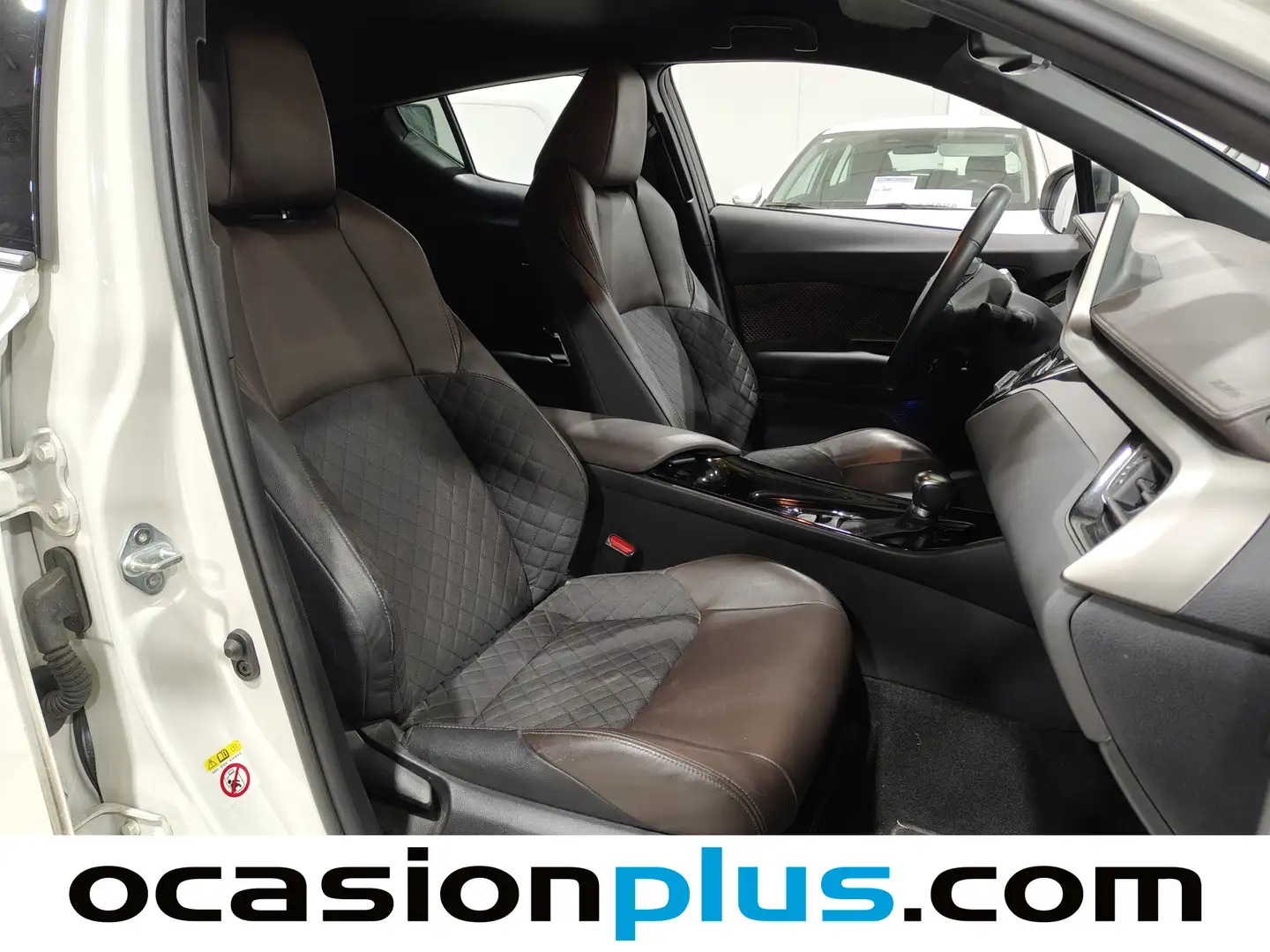 Foto Toyota C-HR Toyota C-HR 1.8 125H Style Plus (122 CV)