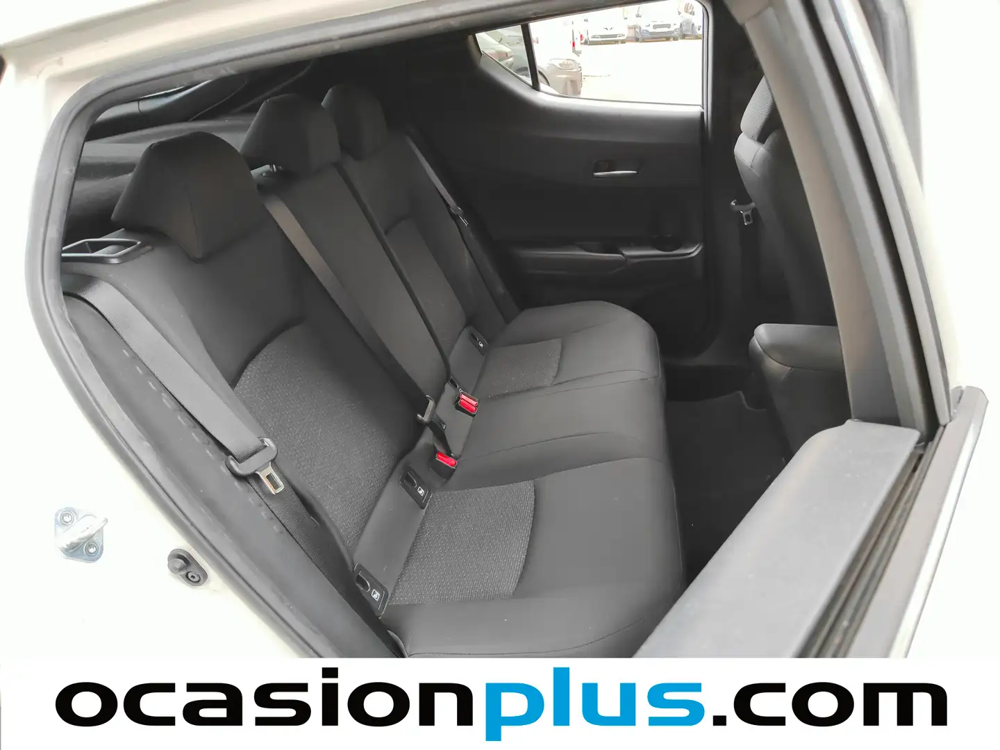 Foto Toyota C-HR Toyota C-HR 1.8 125H Active (122 CV)