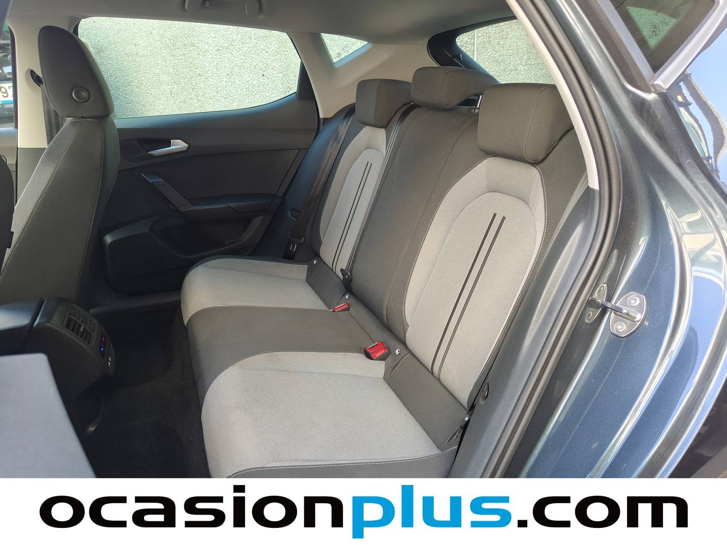 Foto asientos traseros Seat León Seat León 1.5 eTSI Style XL DSG (116 CV)