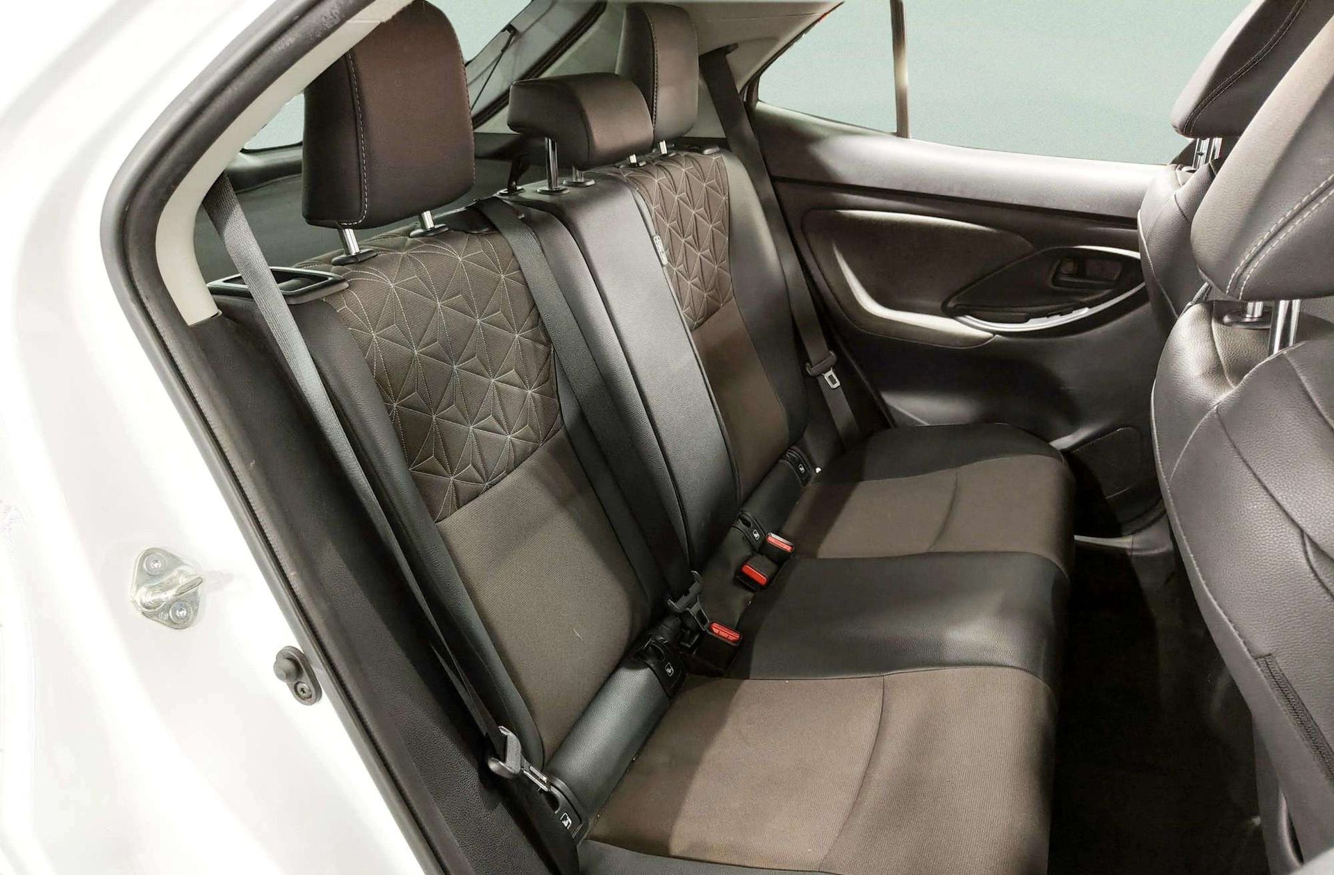 Toyota Yaris Cross 120H Style - foto 20