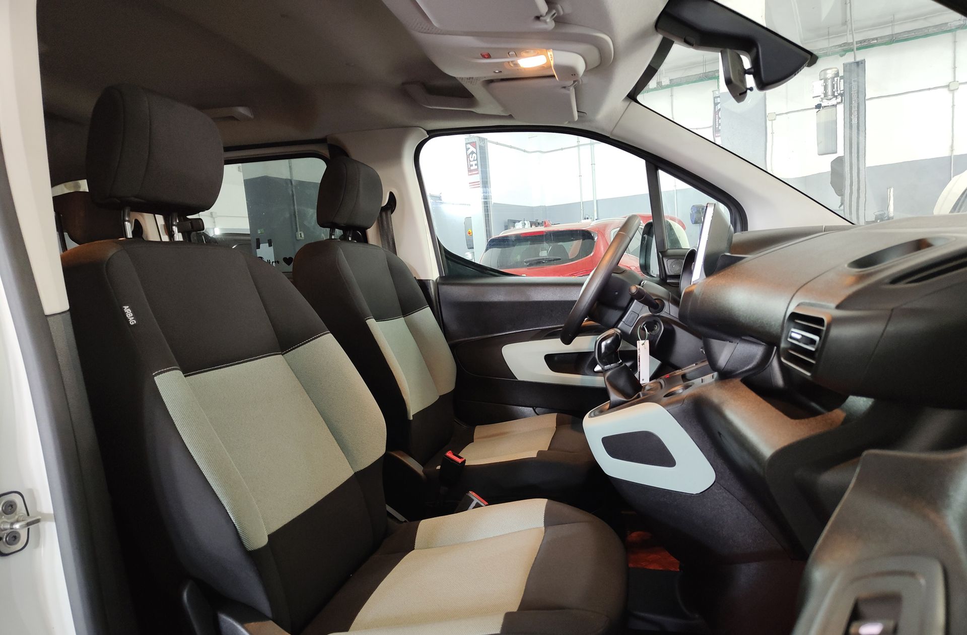 Citroën Berlingo Combi BlueHDi 100 Talla M 100 Años - foto 17